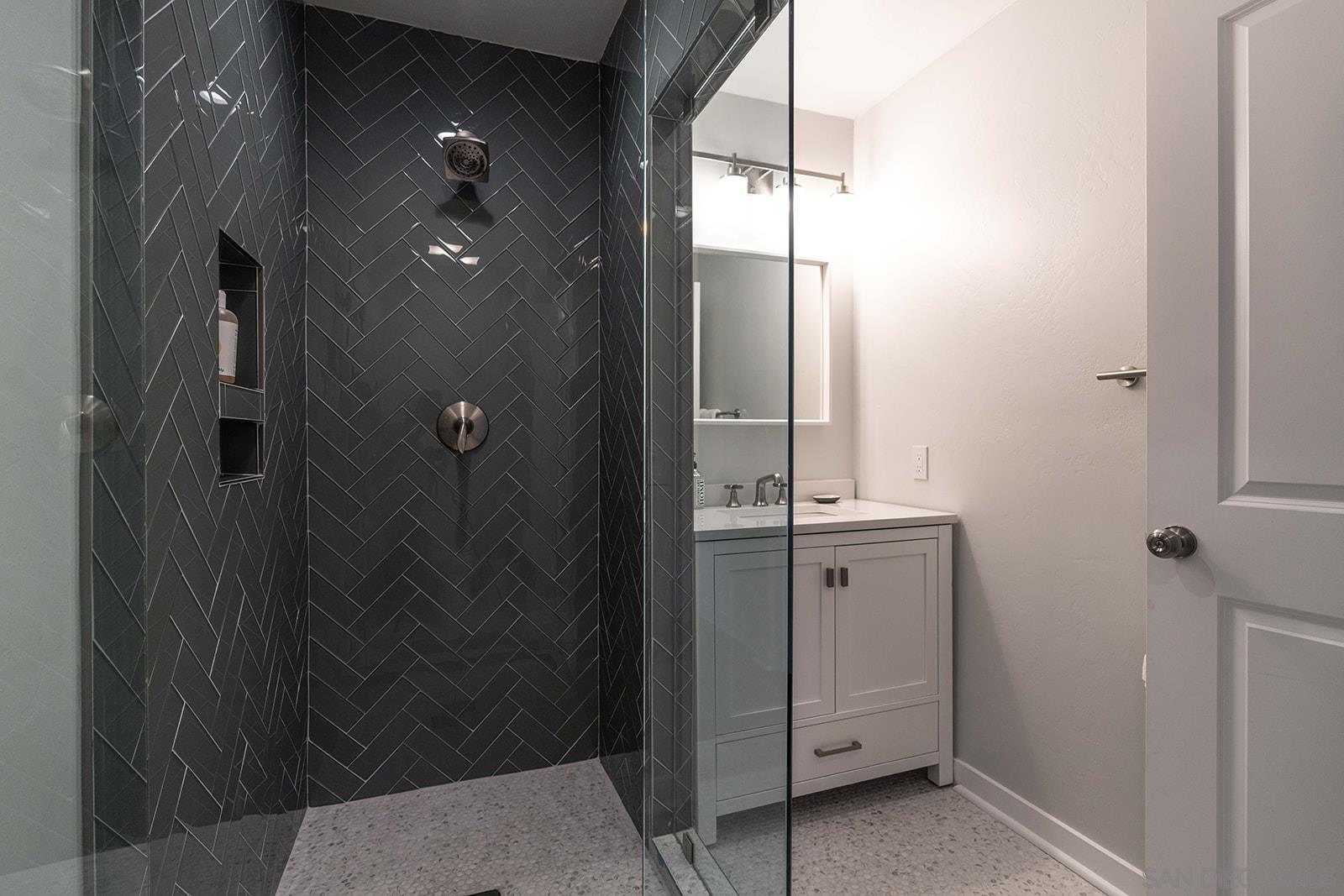 Detail Gallery Image 16 of 41 For 4851  Narragansett Ave, San Diego,  CA 92107 - – Beds | – Baths