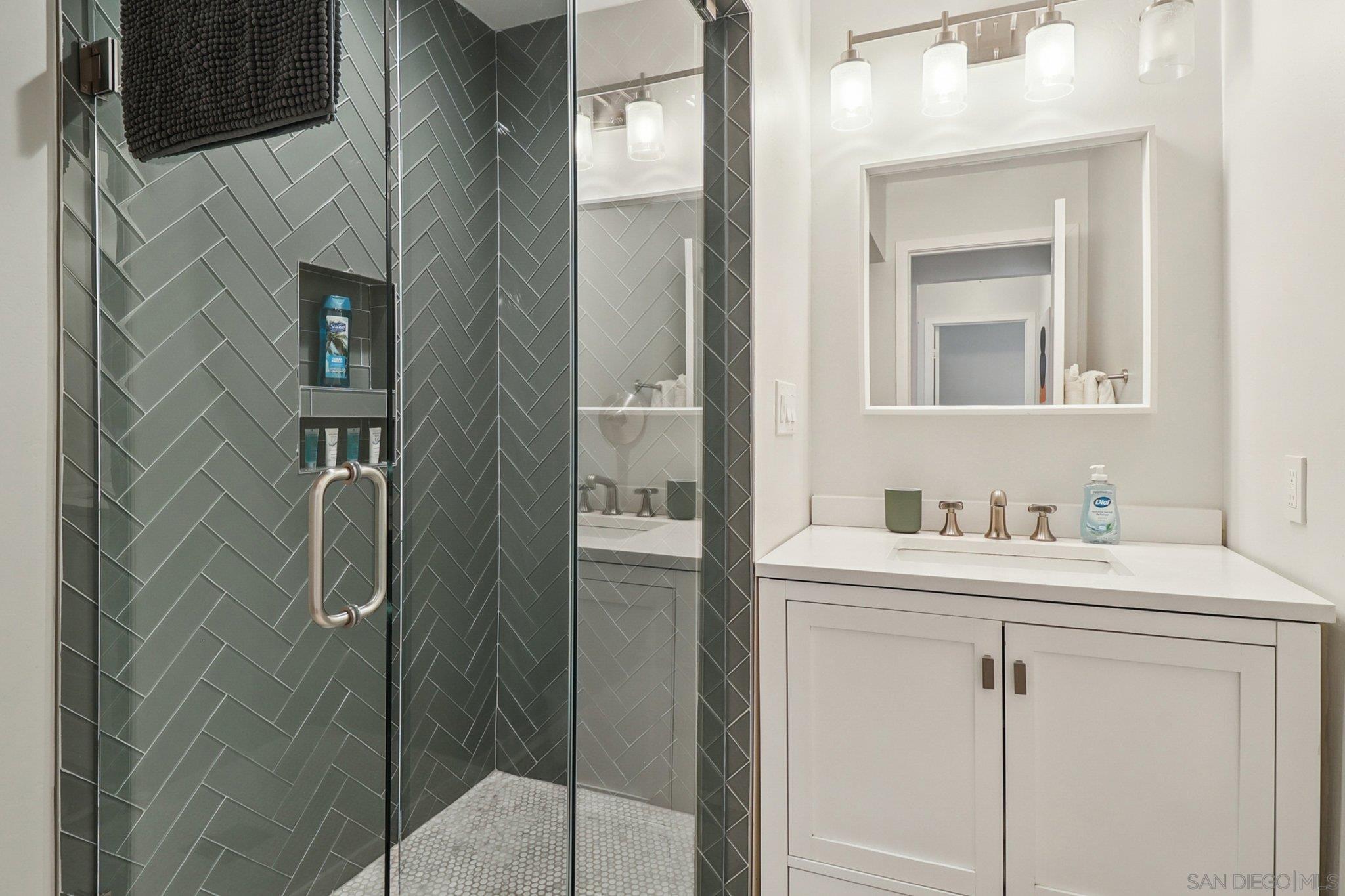 Detail Gallery Image 19 of 53 For 4851  Narragansett Ave, San Diego,  CA 92107 - – Beds | – Baths