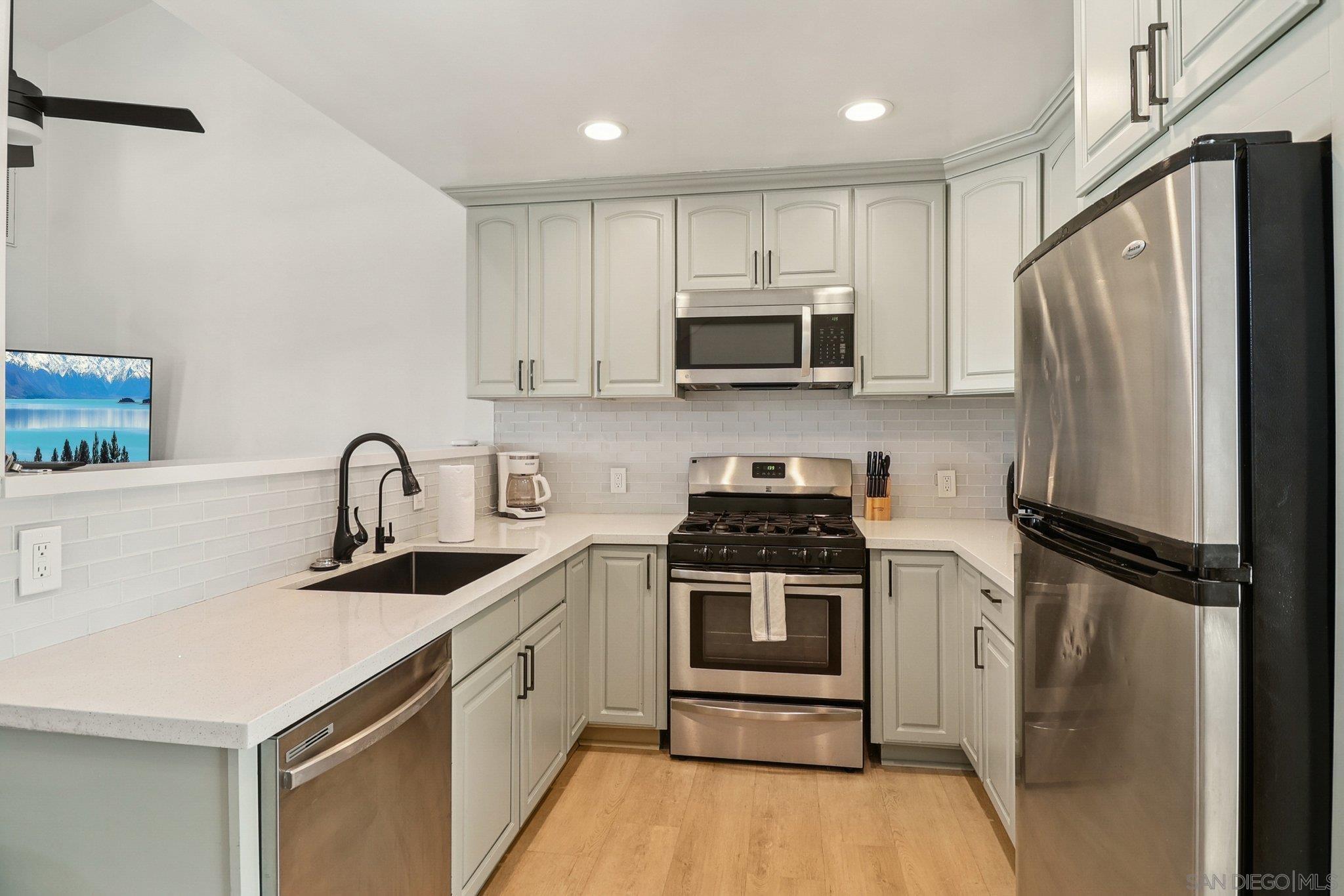 Detail Gallery Image 23 of 53 For 4851  Narragansett Ave, San Diego,  CA 92107 - – Beds | – Baths