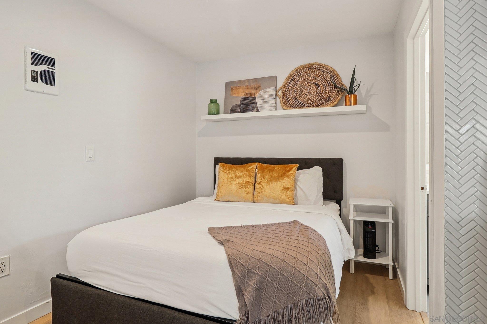 Detail Gallery Image 39 of 53 For 4851  Narragansett Ave, San Diego,  CA 92107 - – Beds | – Baths