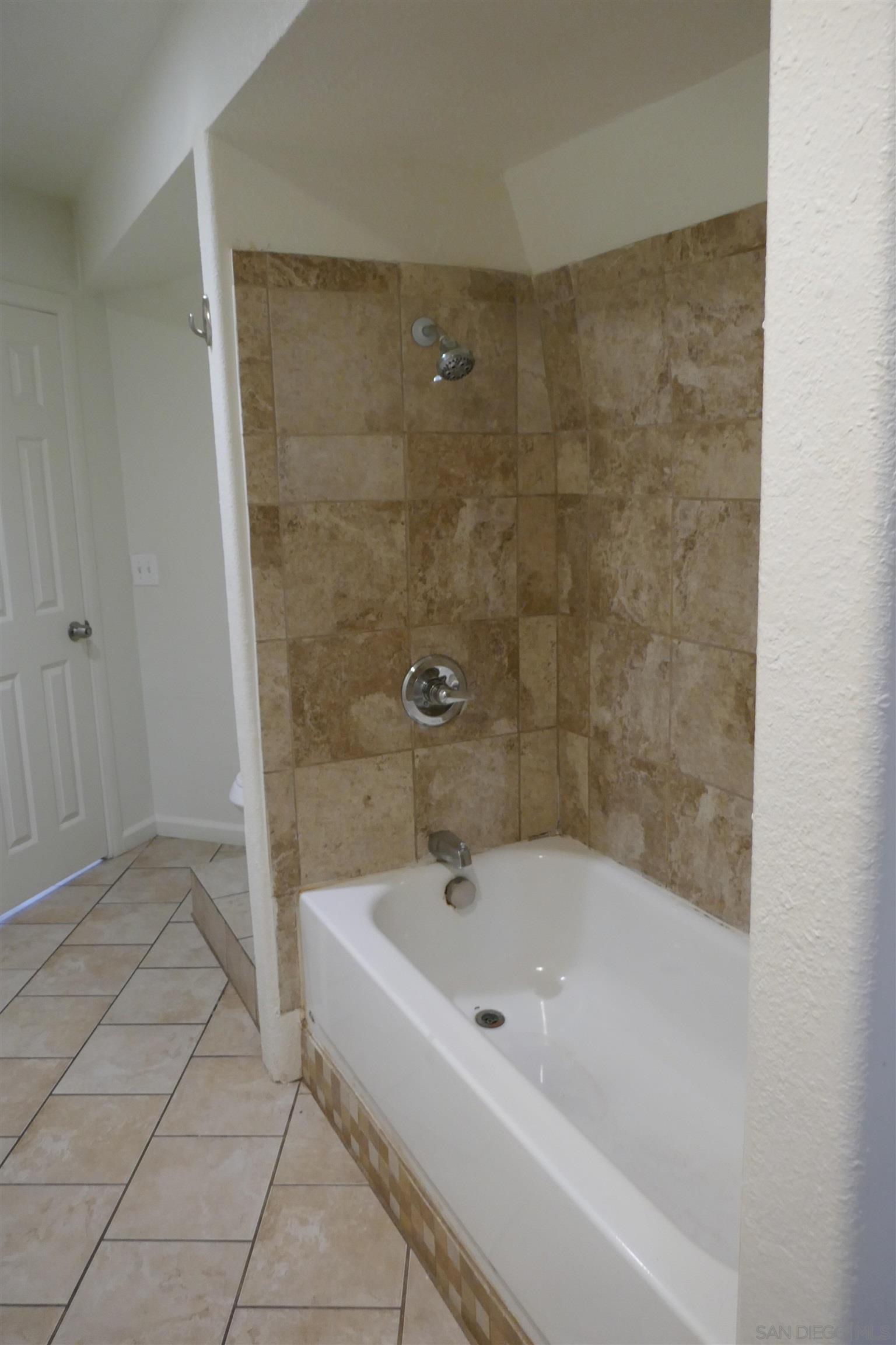 Detail Gallery Image 8 of 14 For 1015  Oro, El Cajon,  CA 92021 - 3 Beds | 2 Baths