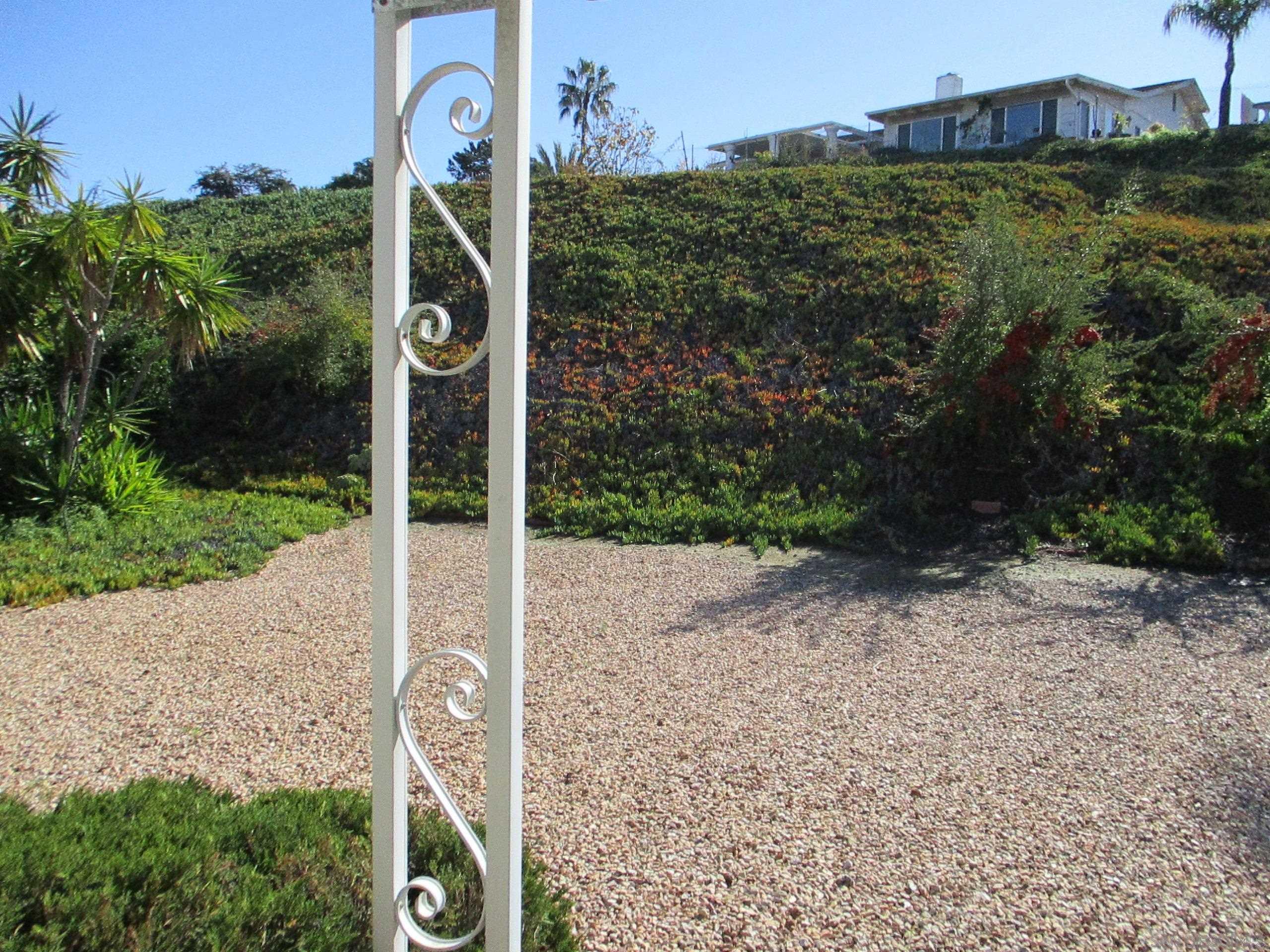 Detail Gallery Image 2 of 14 For 12445  Pipo, San Diego,  CA 92128 - 2 Beds | 2 Baths