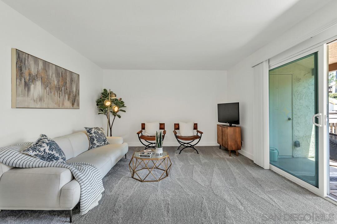 Detail Gallery Image 2 of 26 For 8515  Villa La Jolla Drive  C, La Jolla,  CA 92037 - 1 Beds | 1 Baths