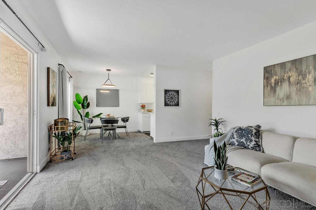 Detail Gallery Image 3 of 26 For 8515  Villa La Jolla Drive  C, La Jolla,  CA 92037 - 1 Beds | 1 Baths