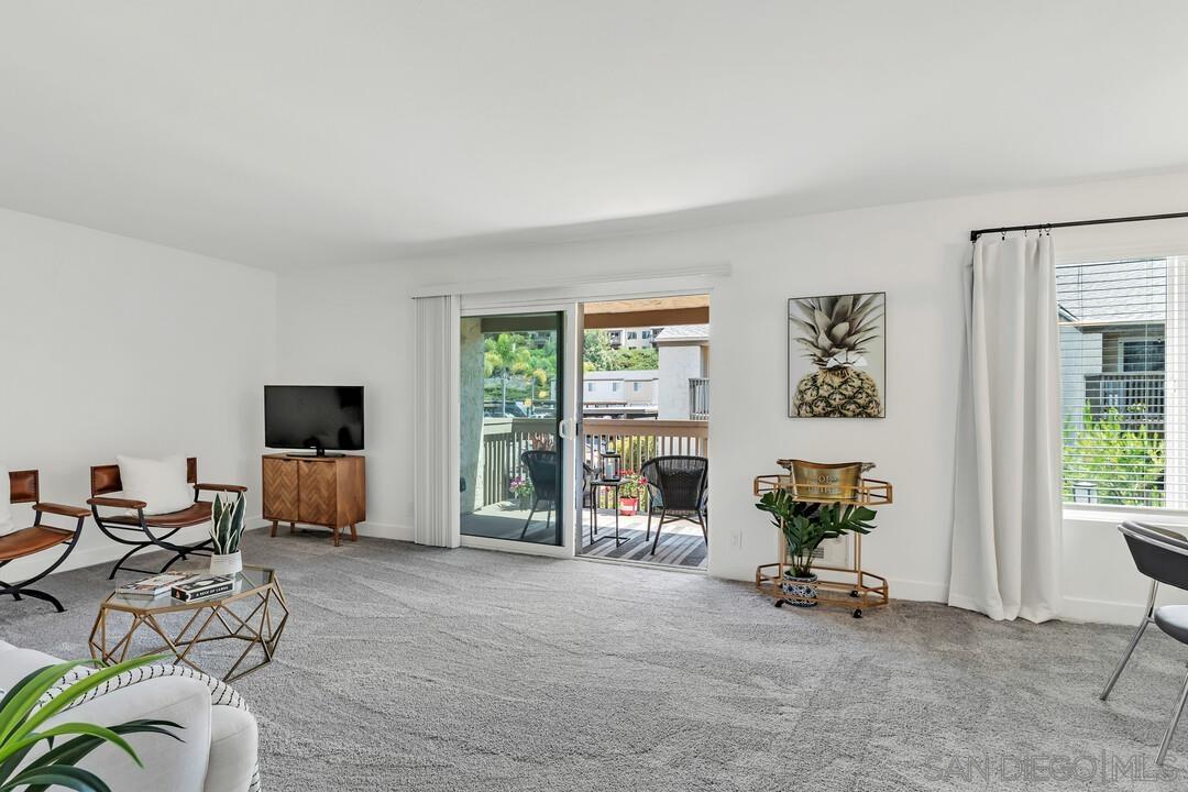 Detail Gallery Image 4 of 26 For 8515  Villa La Jolla Drive  C, La Jolla,  CA 92037 - 1 Beds | 1 Baths