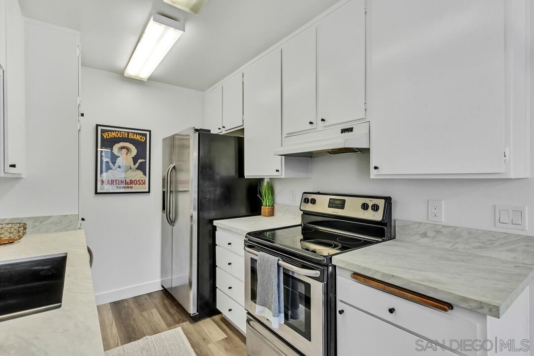 Detail Gallery Image 7 of 26 For 8515  Villa La Jolla Drive  C, La Jolla,  CA 92037 - 1 Beds | 1 Baths