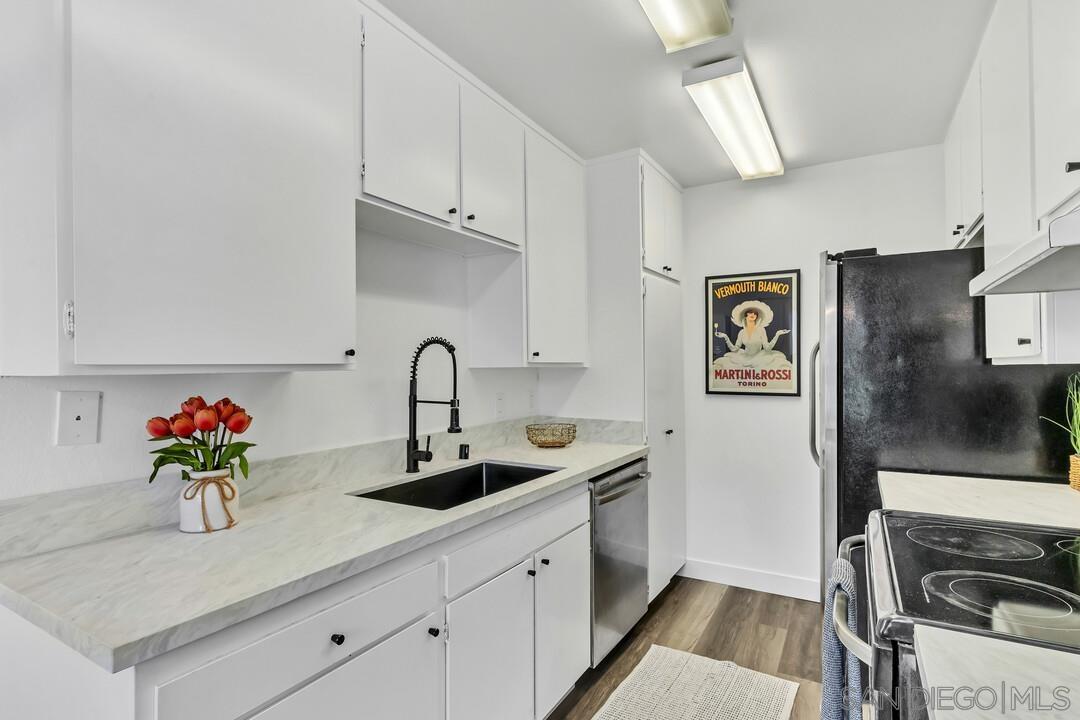 Detail Gallery Image 10 of 26 For 8515  Villa La Jolla Drive  C, La Jolla,  CA 92037 - 1 Beds | 1 Baths