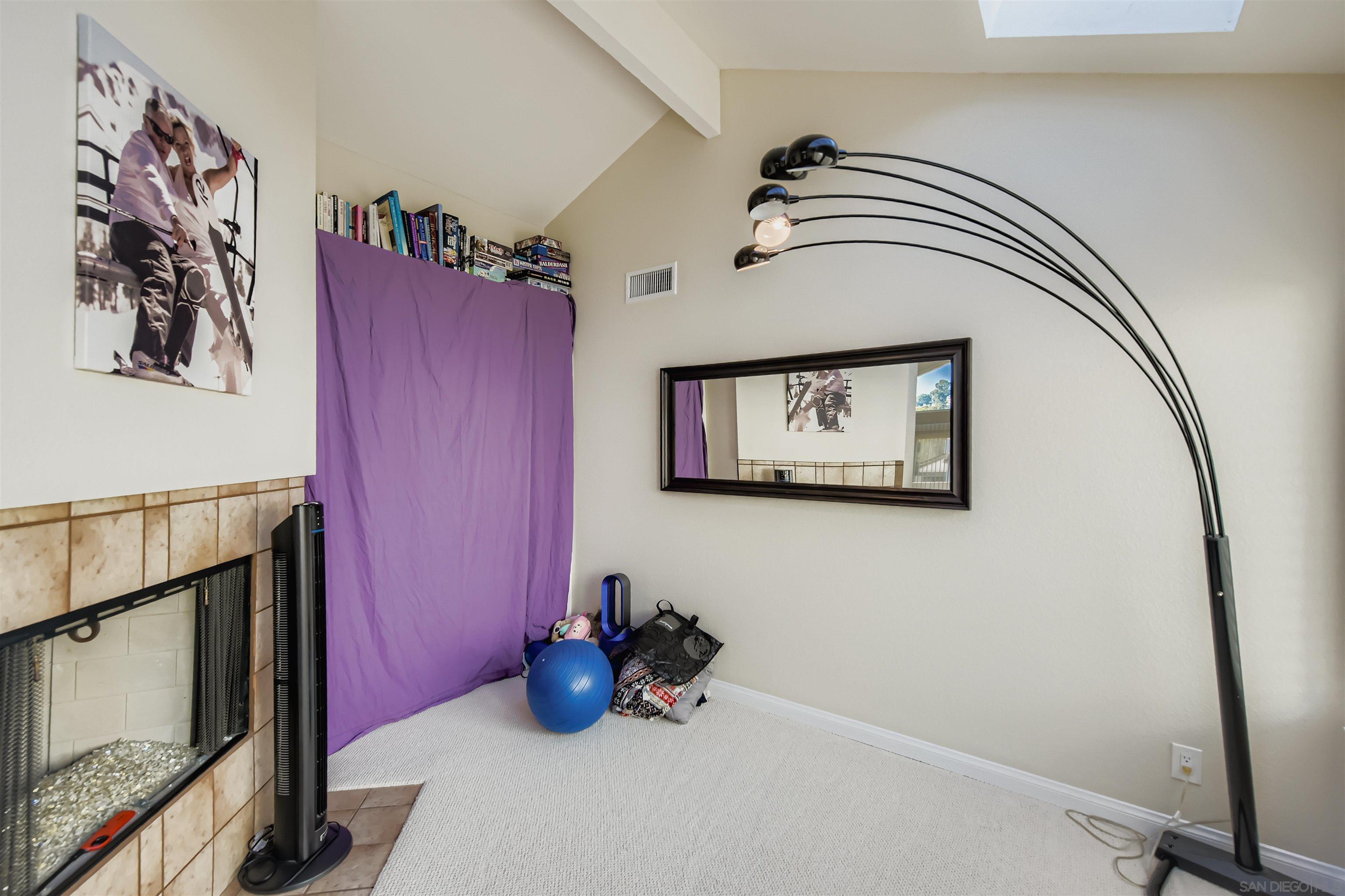 Detail Gallery Image 14 of 36 For 4848  Casals Pl, San Diego,  CA 92124 - 5 Beds | 2/1 Baths