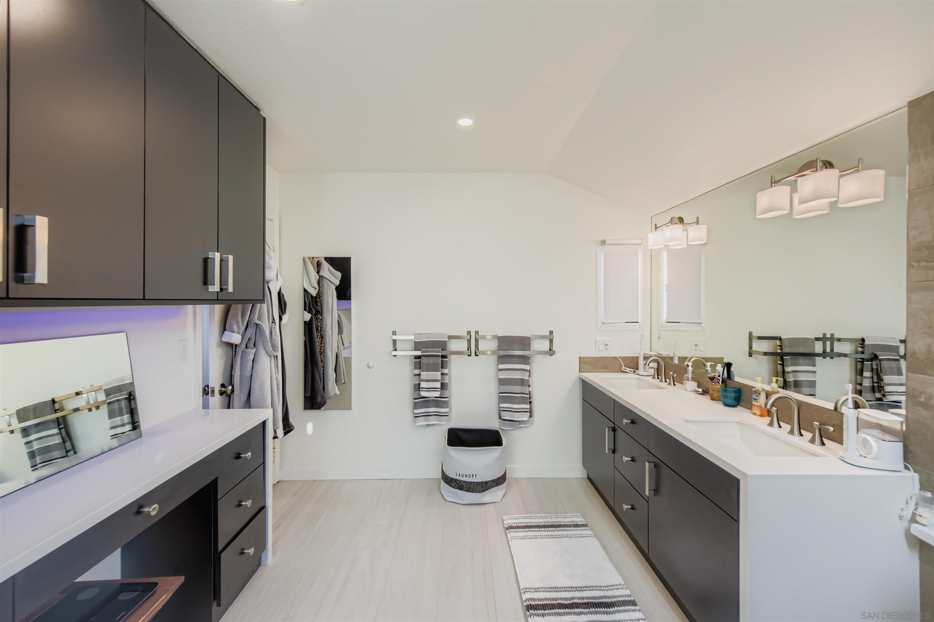 Detail Gallery Image 15 of 32 For 4848  Casals Pl, San Diego,  CA 92124 - 5 Beds | 2/1 Baths