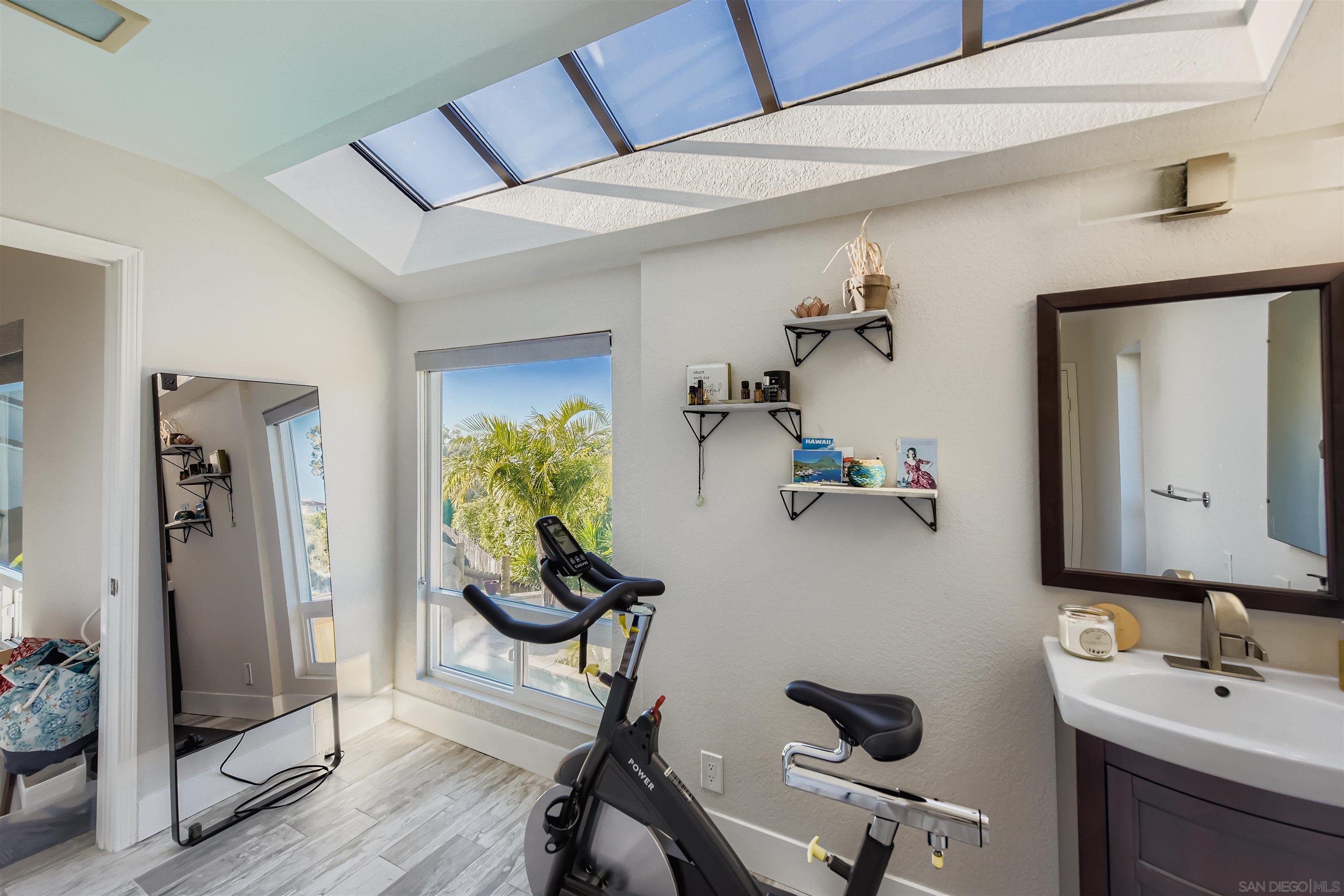 Detail Gallery Image 21 of 36 For 4848  Casals Pl, San Diego,  CA 92124 - 5 Beds | 2/1 Baths