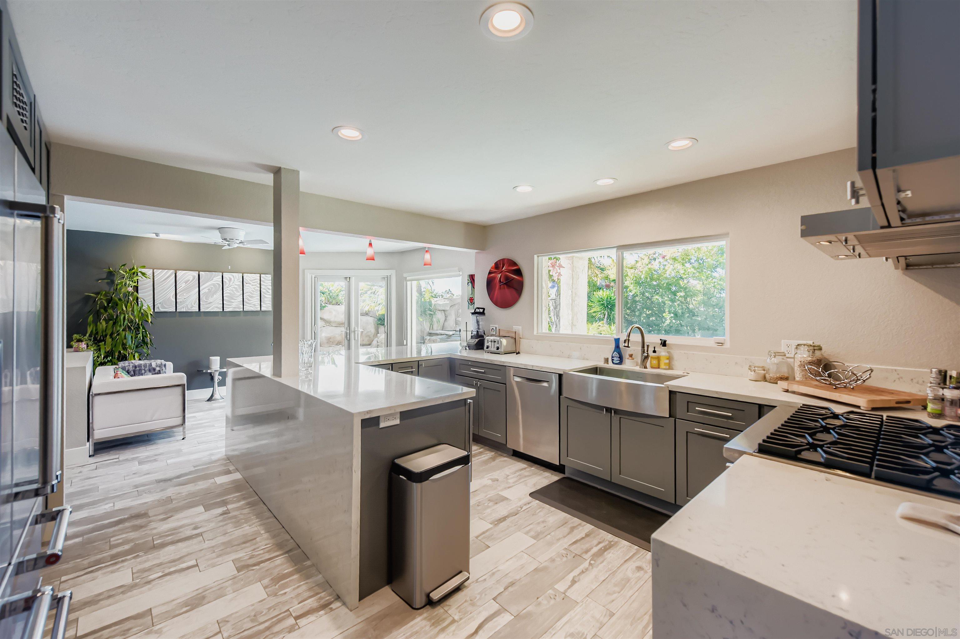 Detail Gallery Image 8 of 36 For 4848  Casals Pl, San Diego,  CA 92124 - 5 Beds | 2/1 Baths