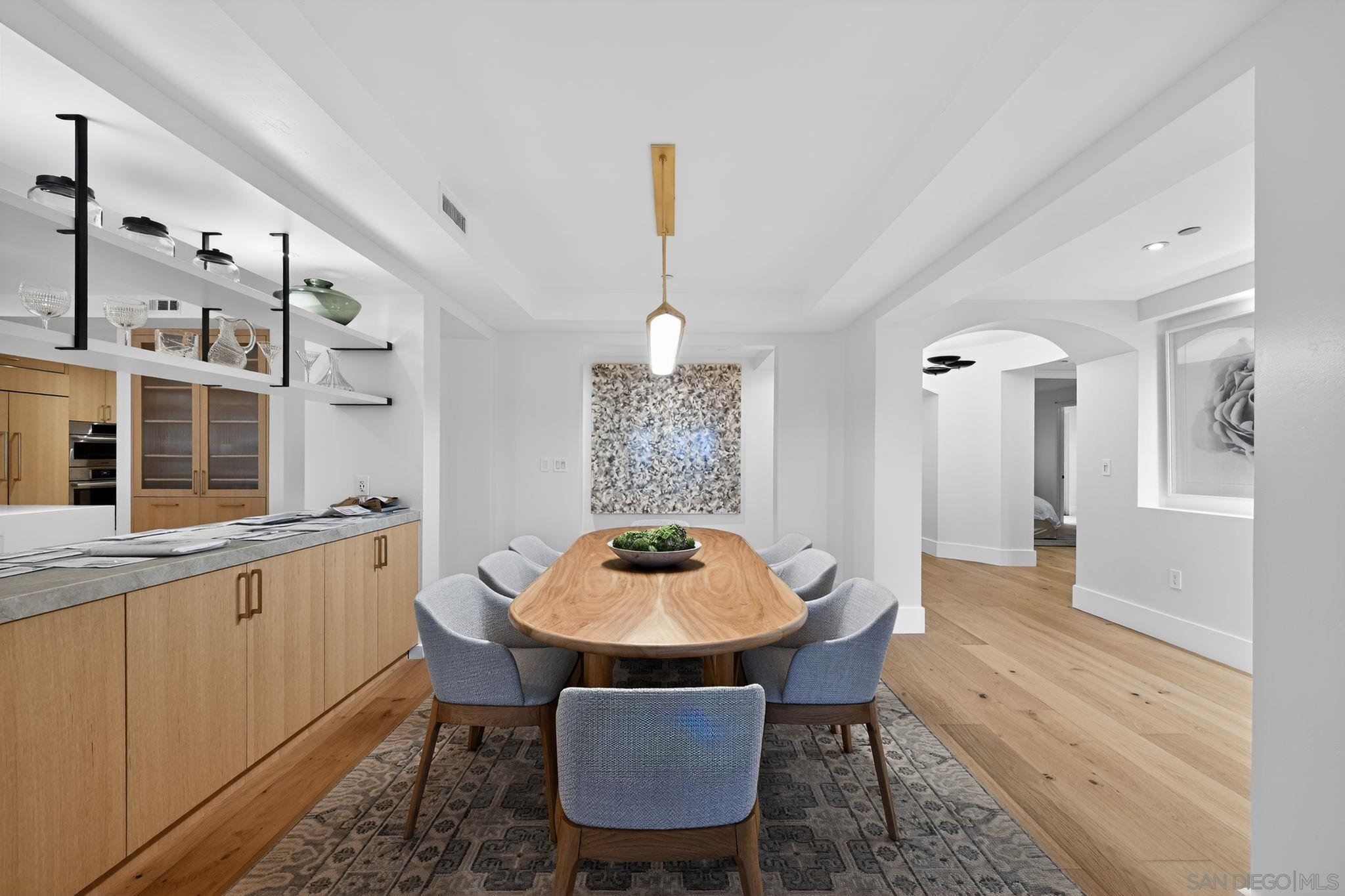 Detail Gallery Image 4 of 20 For 1040  Genter St  203, La Jolla,  CA 92037 - 3 Beds | 3/1 Baths