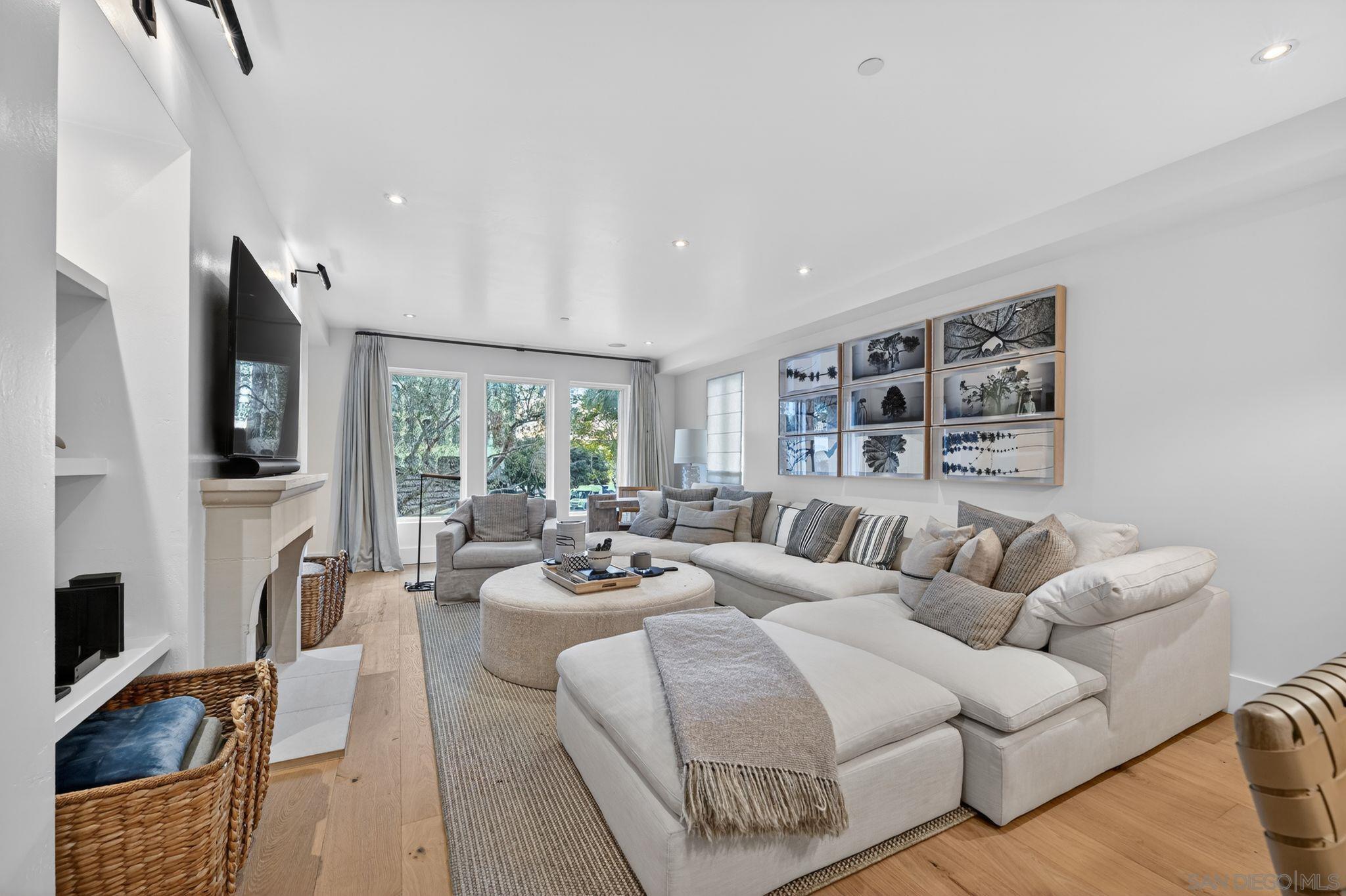 Detail Gallery Image 9 of 20 For 1040  Genter St  203, La Jolla,  CA 92037 - 3 Beds | 3/1 Baths