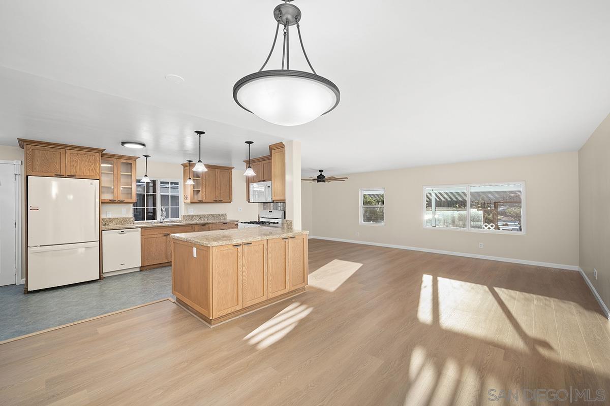 Detail Gallery Image 11 of 42 For 14215  Pecan Park Ln 124, El Cajon,  CA 92021 - 3 Beds | 2 Baths