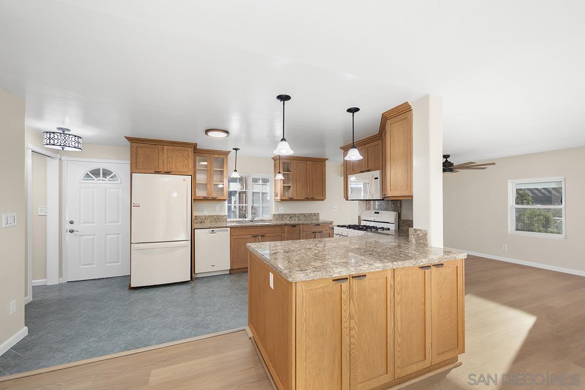 Detail Gallery Image 8 of 42 For 14215  Pecan Park Ln 124, El Cajon,  CA 92021 - 3 Beds | 2 Baths