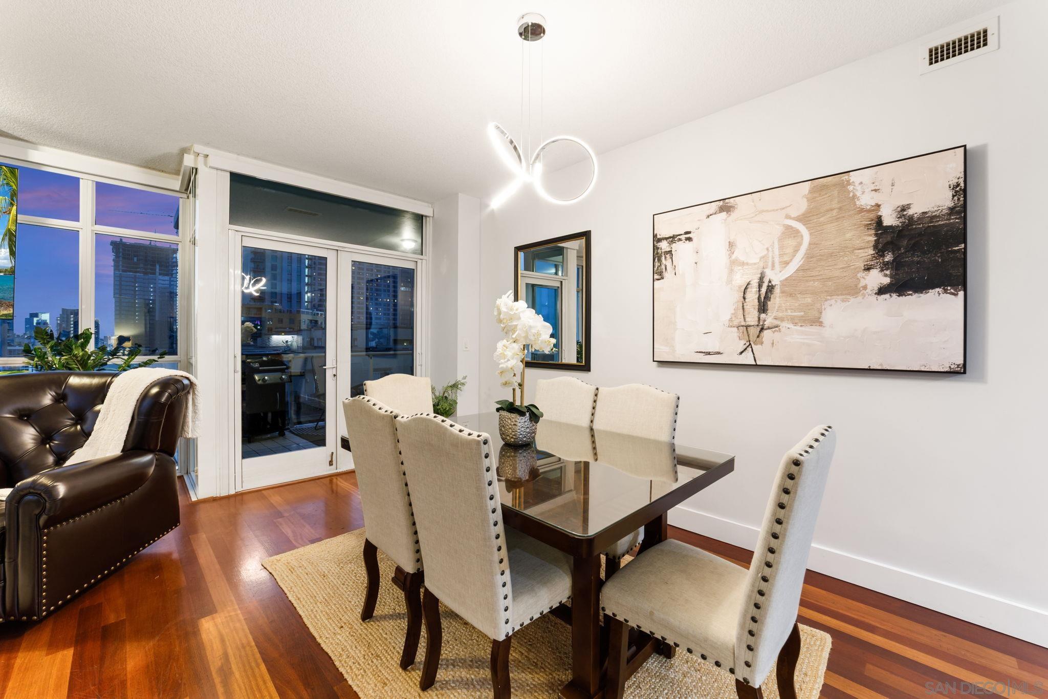 Detail Gallery Image 4 of 55 For 850  Beech St  511, San Diego,  CA 92101 - 3 Beds | 2 Baths