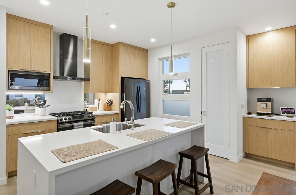 Detail Gallery Image 16 of 29 For 119  Date Ave, Imperial Beach,  CA 91932 - 3 Beds | 3 Baths