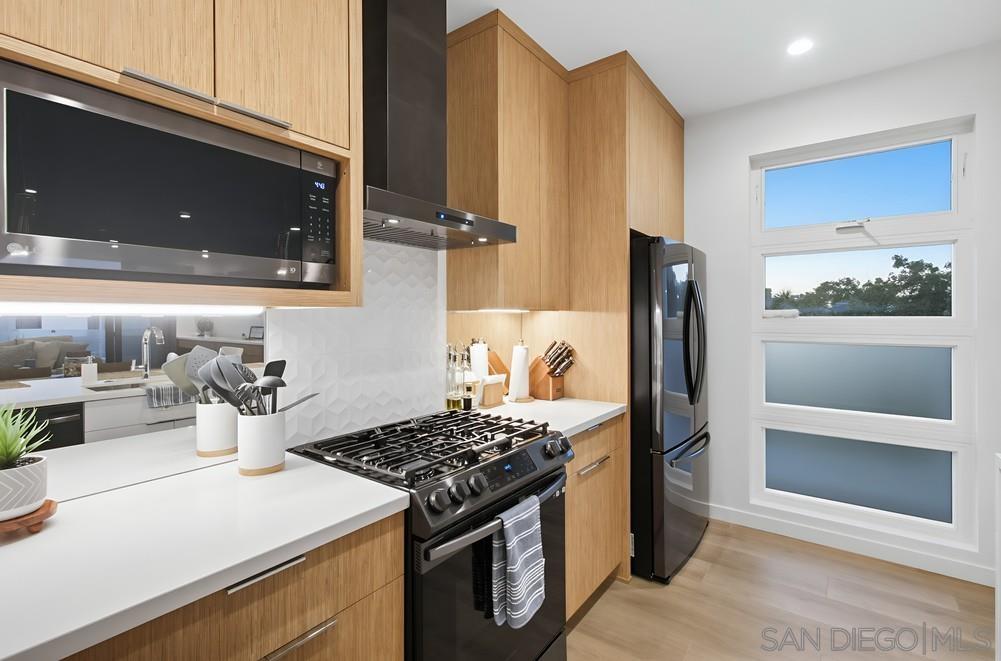 Detail Gallery Image 17 of 29 For 119  Date Ave, Imperial Beach,  CA 91932 - 3 Beds | 3 Baths