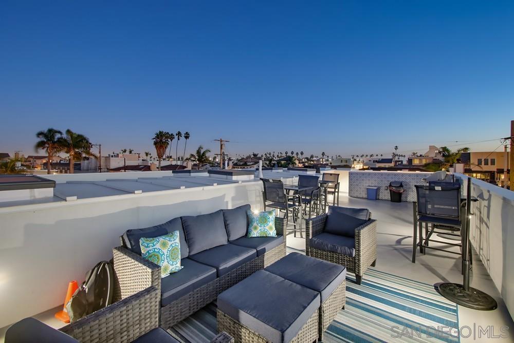 Detail Gallery Image 7 of 29 For 119  Date Ave, Imperial Beach,  CA 91932 - 3 Beds | 3 Baths