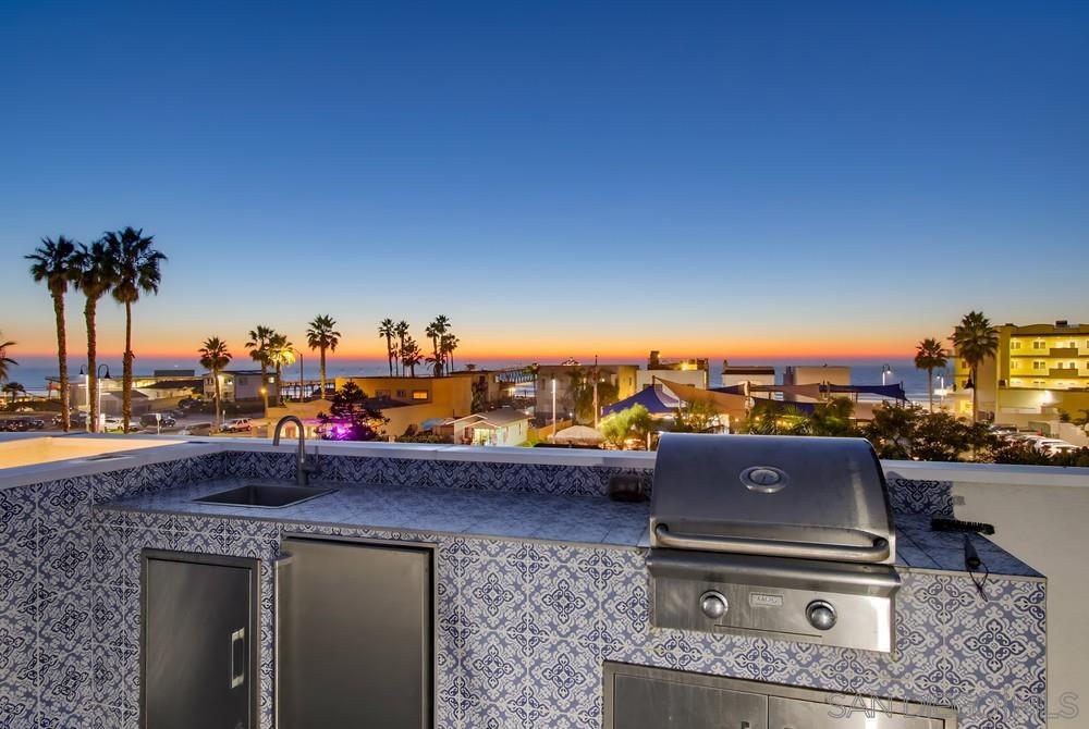 Detail Gallery Image 8 of 29 For 119  Date Ave, Imperial Beach,  CA 91932 - 3 Beds | 3 Baths