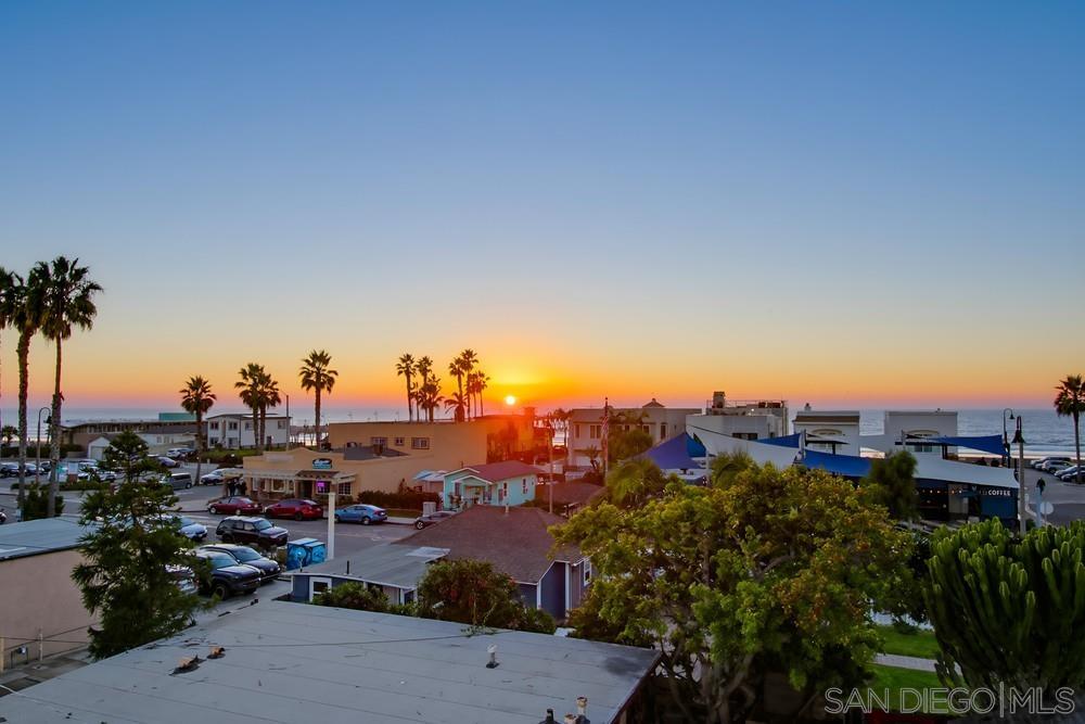 Detail Gallery Image 9 of 29 For 119  Date Ave, Imperial Beach,  CA 91932 - 3 Beds | 3 Baths