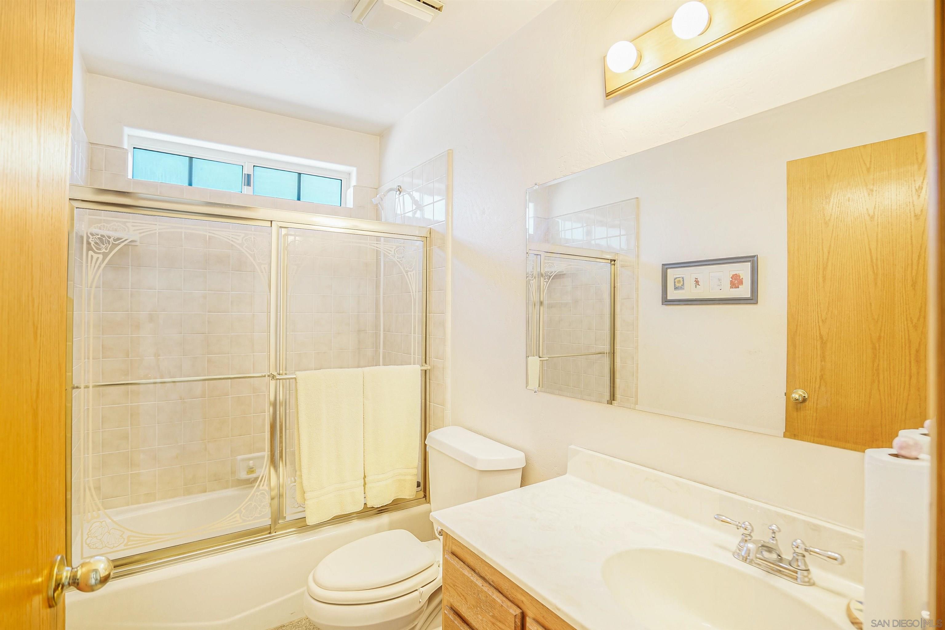 Detail Gallery Image 13 of 47 For 995  Laky Ln, Ramona,  CA 92065 - 3 Beds | 2 Baths