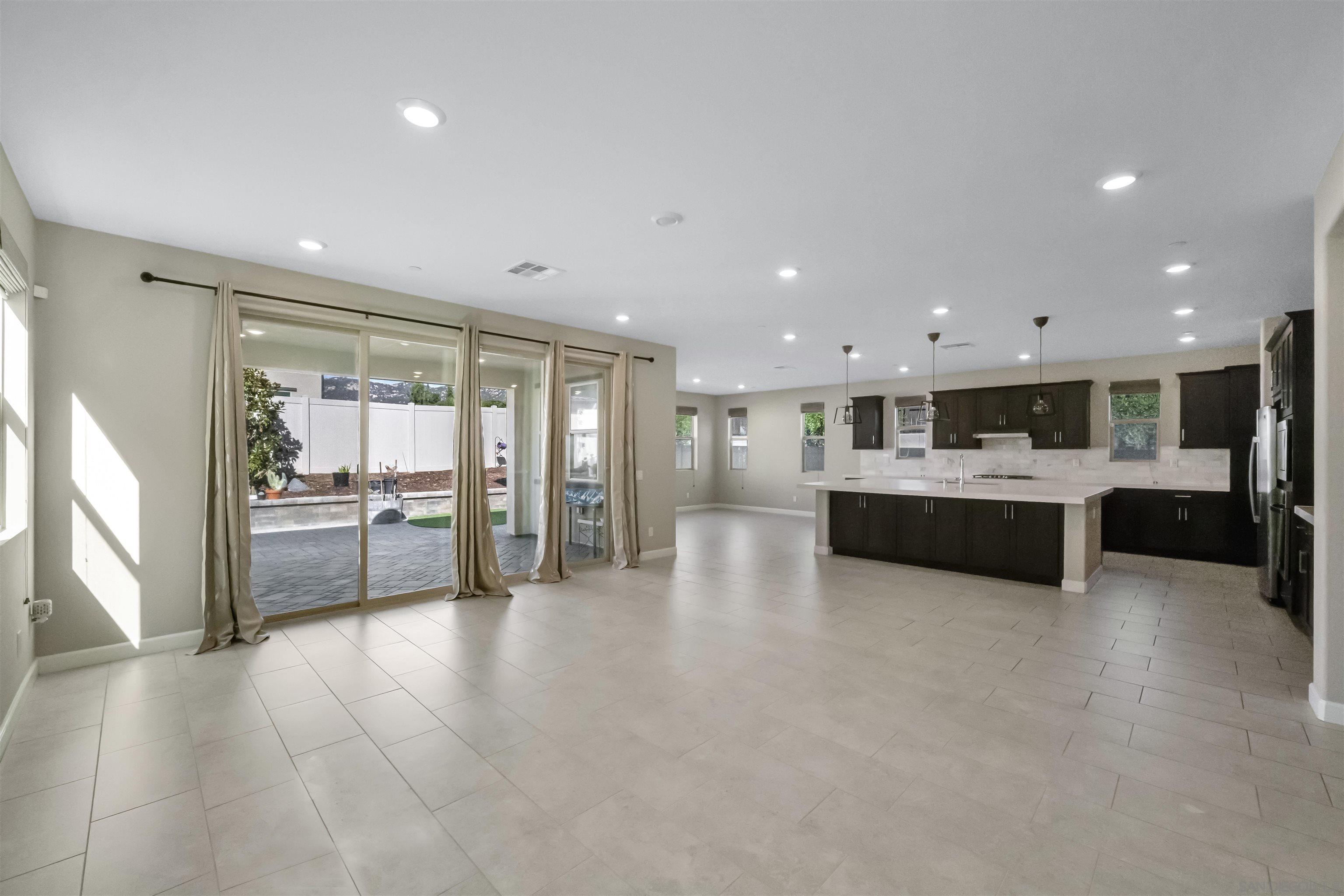 Detail Gallery Image 21 of 45 For 1845  Newton Ct, Escondido,  CA 92026 - 5 Beds | 3/1 Baths