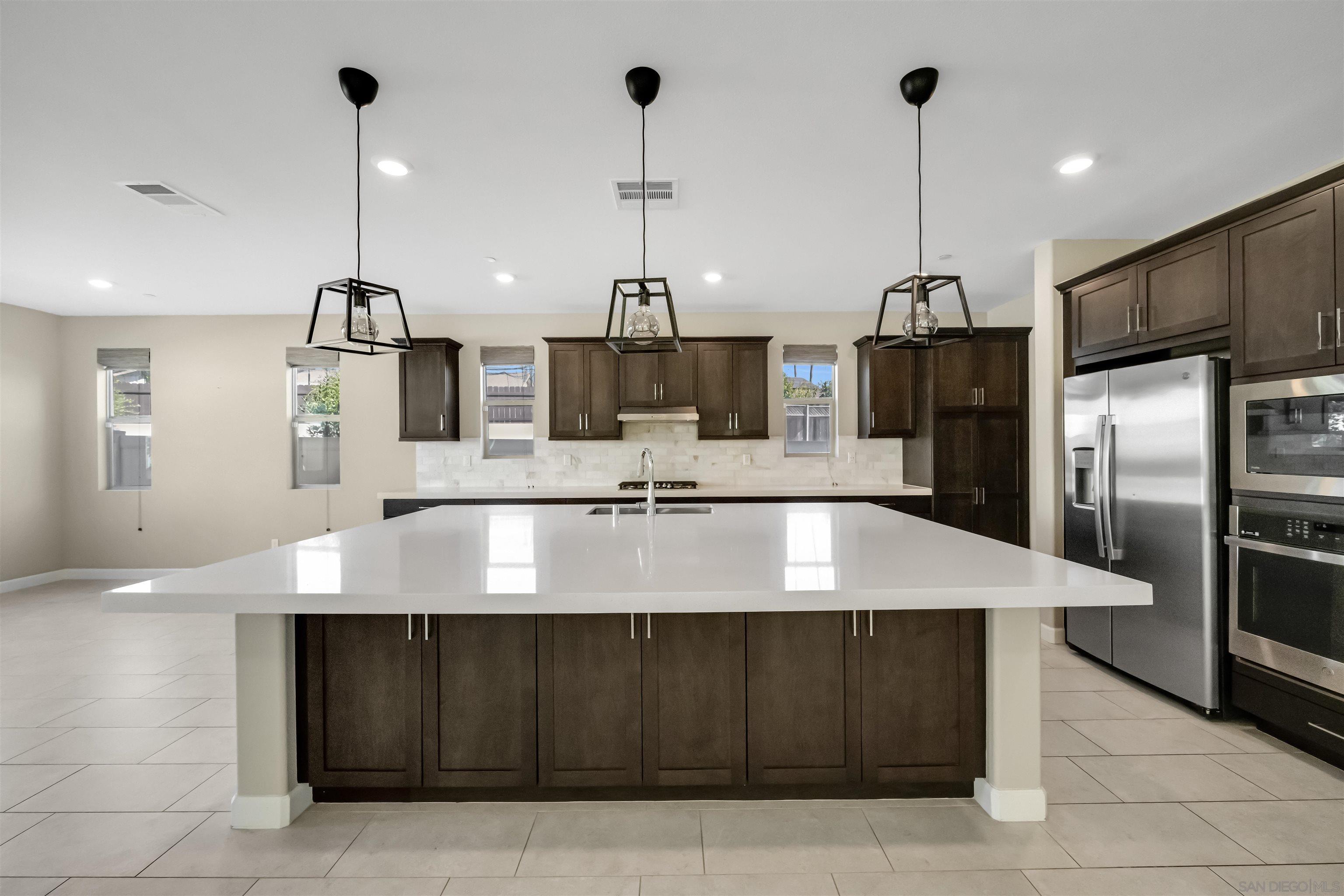 Detail Gallery Image 25 of 45 For 1845  Newton Ct, Escondido,  CA 92026 - 5 Beds | 3/1 Baths