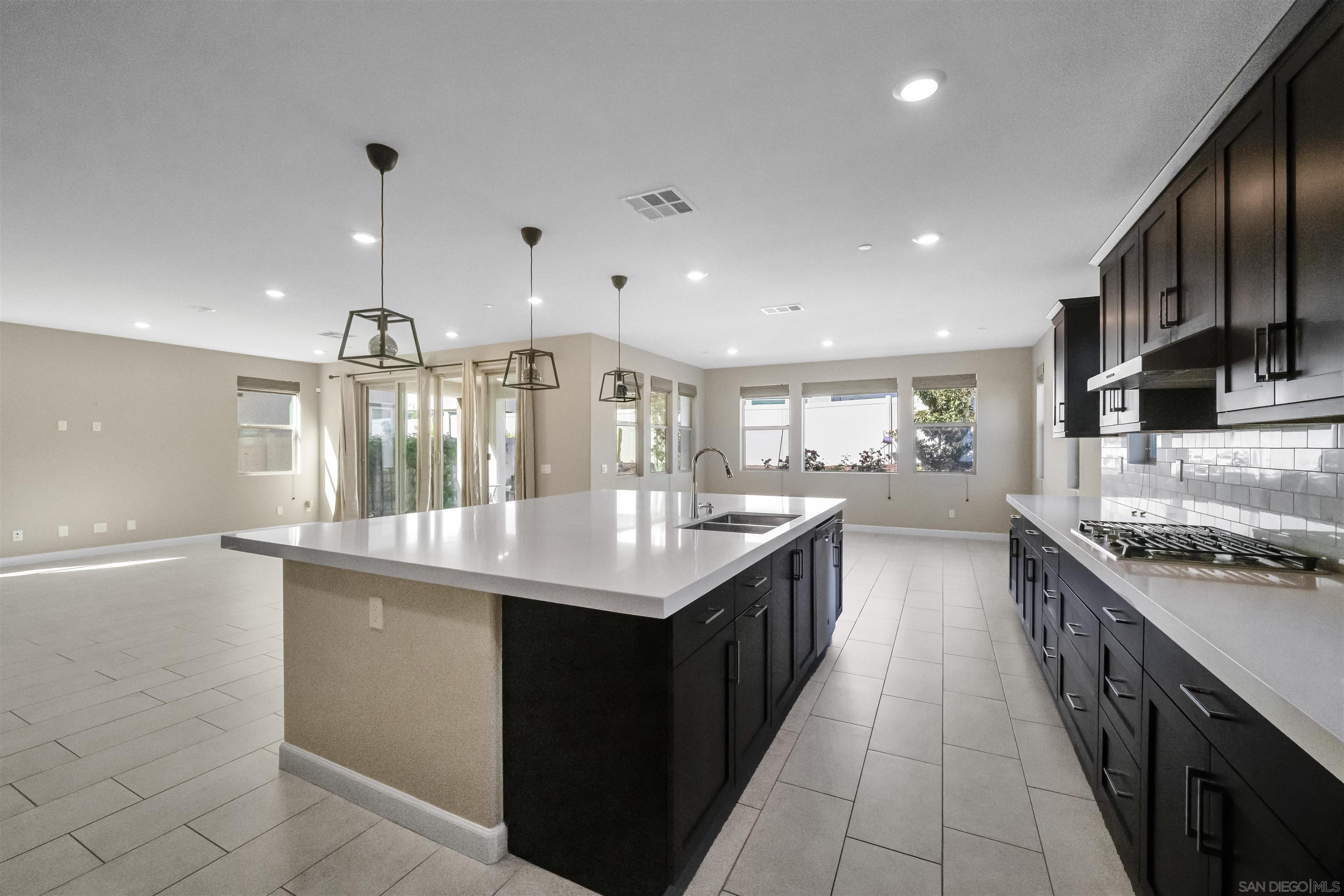 Detail Gallery Image 27 of 45 For 1845  Newton Ct, Escondido,  CA 92026 - 5 Beds | 3/1 Baths