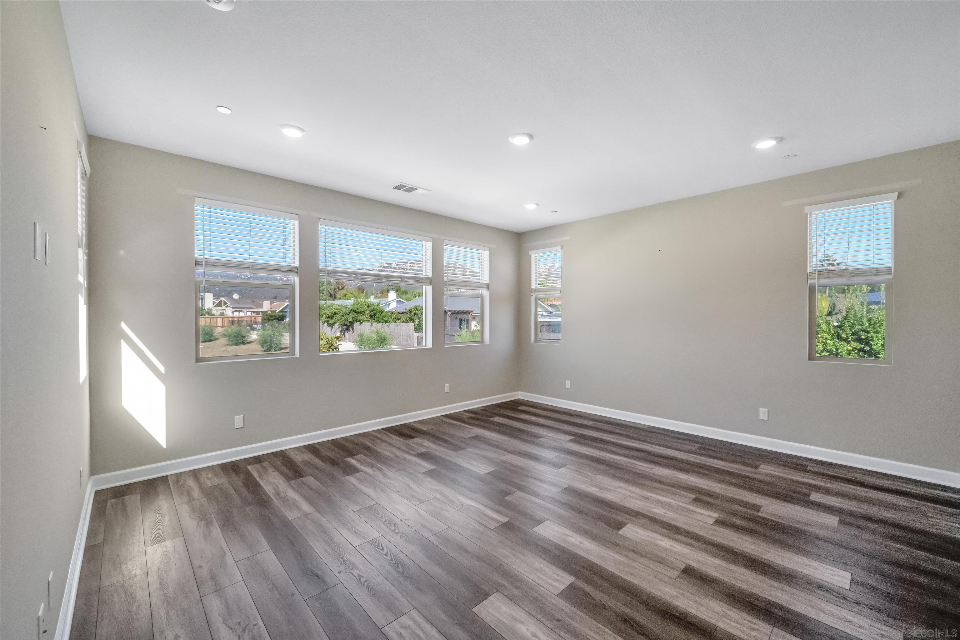 Detail Gallery Image 35 of 45 For 1845  Newton Ct, Escondido,  CA 92026 - 5 Beds | 3/1 Baths