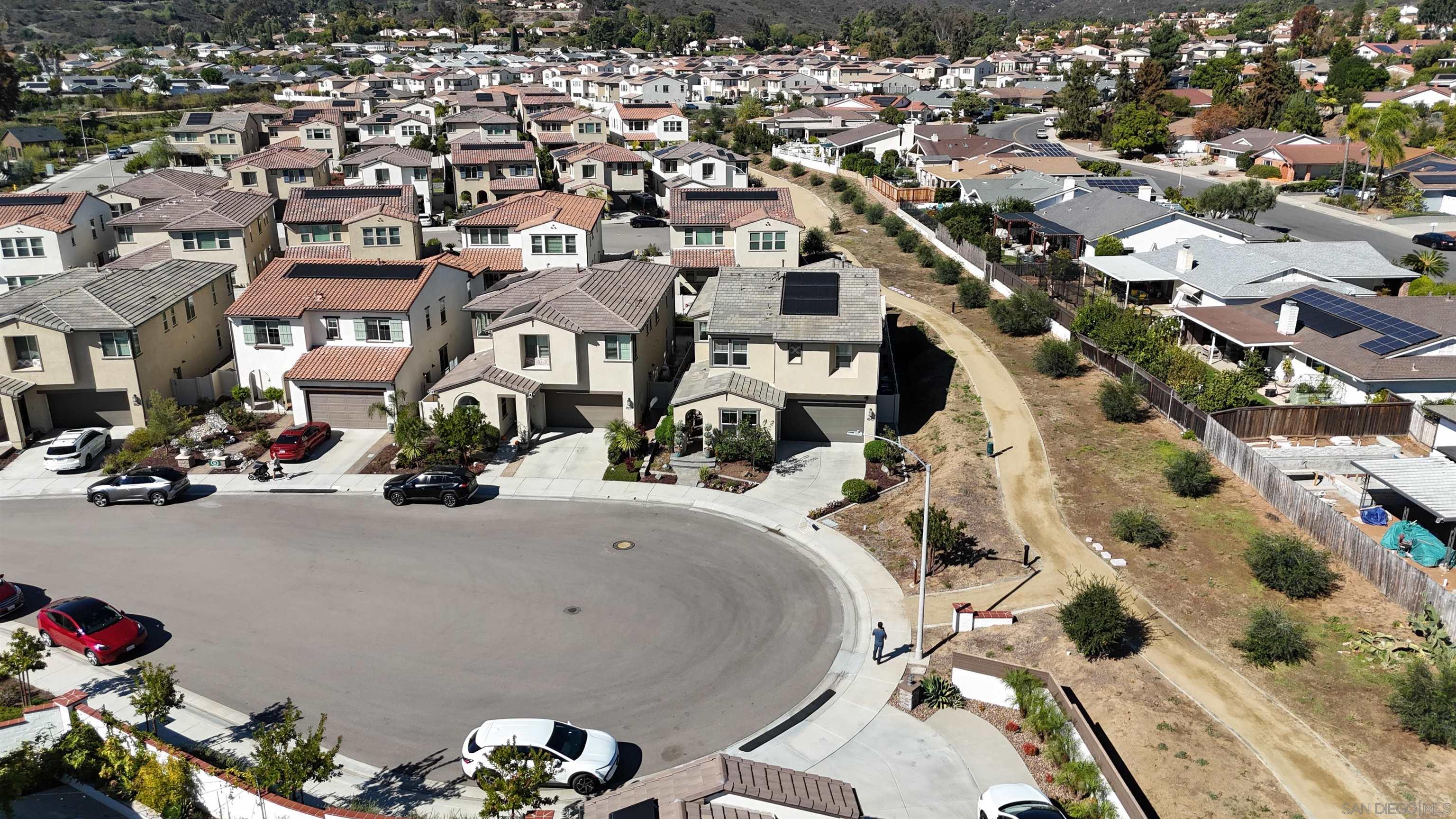 Detail Gallery Image 4 of 45 For 1845  Newton Ct, Escondido,  CA 92026 - 5 Beds | 3/1 Baths