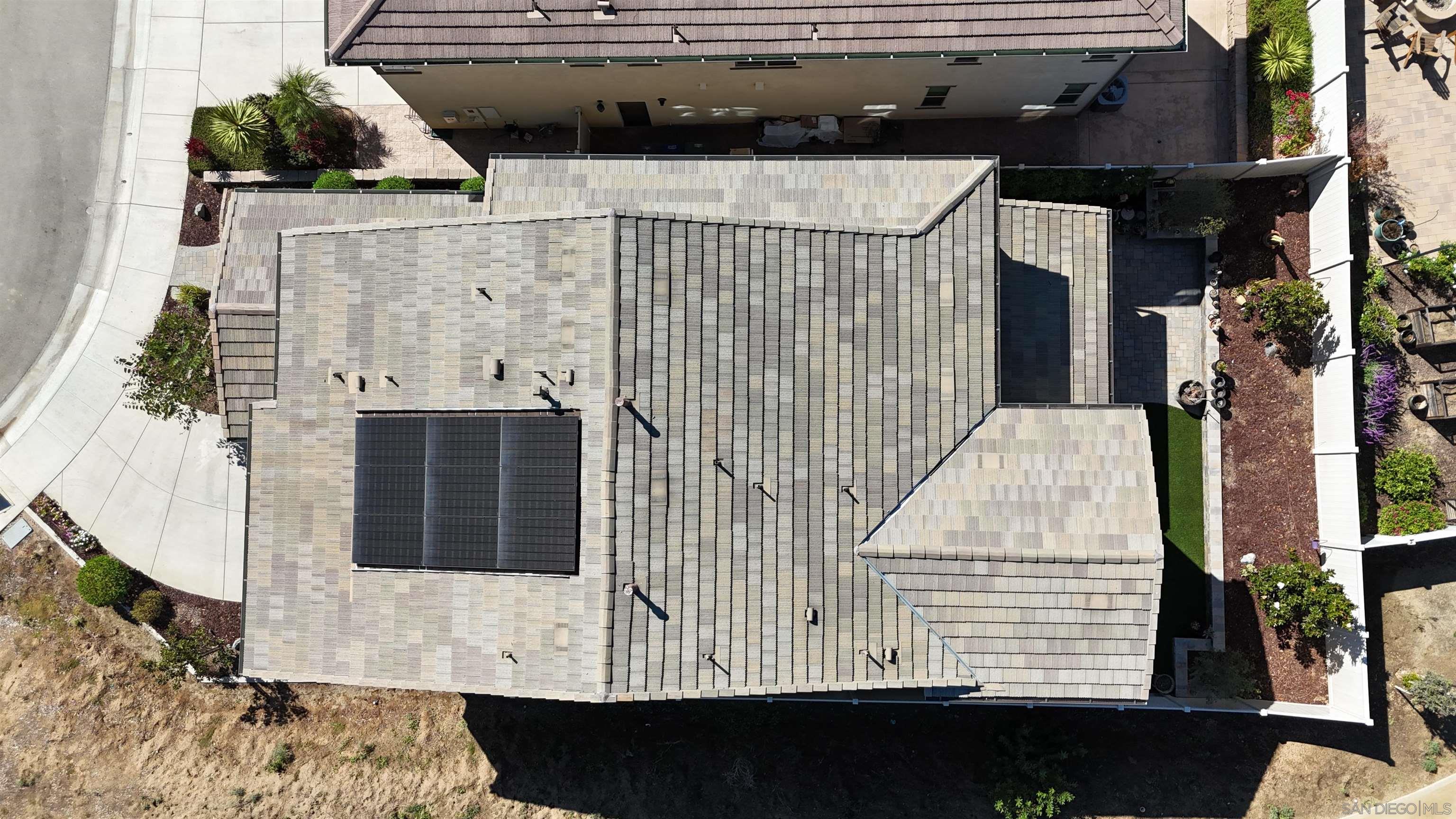 Detail Gallery Image 6 of 45 For 1845  Newton Ct, Escondido,  CA 92026 - 5 Beds | 3/1 Baths