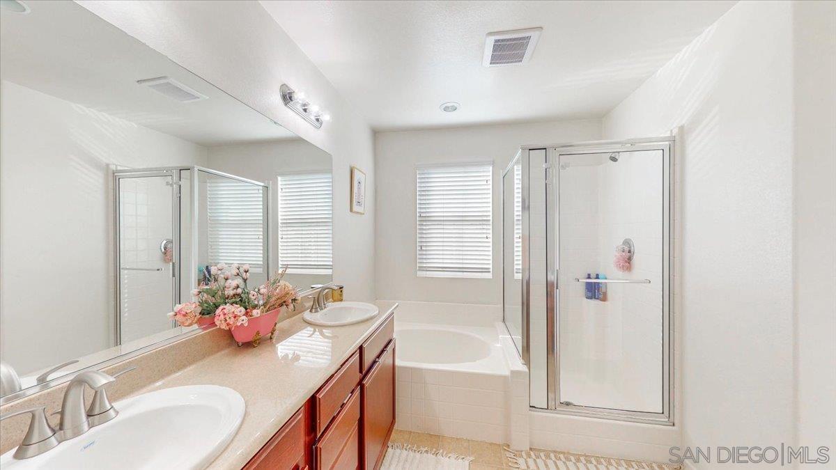 Detail Gallery Image 13 of 14 For 1518  Caminito Soria  #2,  Chula Vista,  CA 91913 - 4 Beds | 2/1 Baths