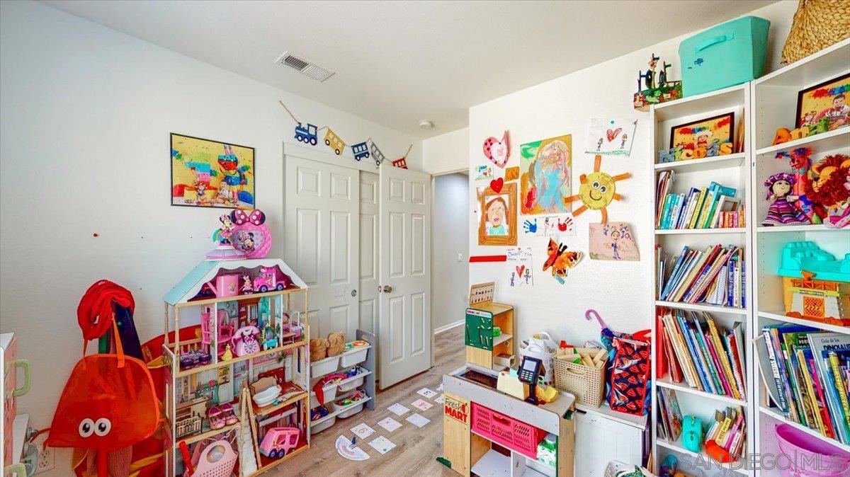 Detail Gallery Image 10 of 15 For 1518  Caminito Soria  #2,  Chula Vista,  CA 91913 - 4 Beds | 2/1 Baths