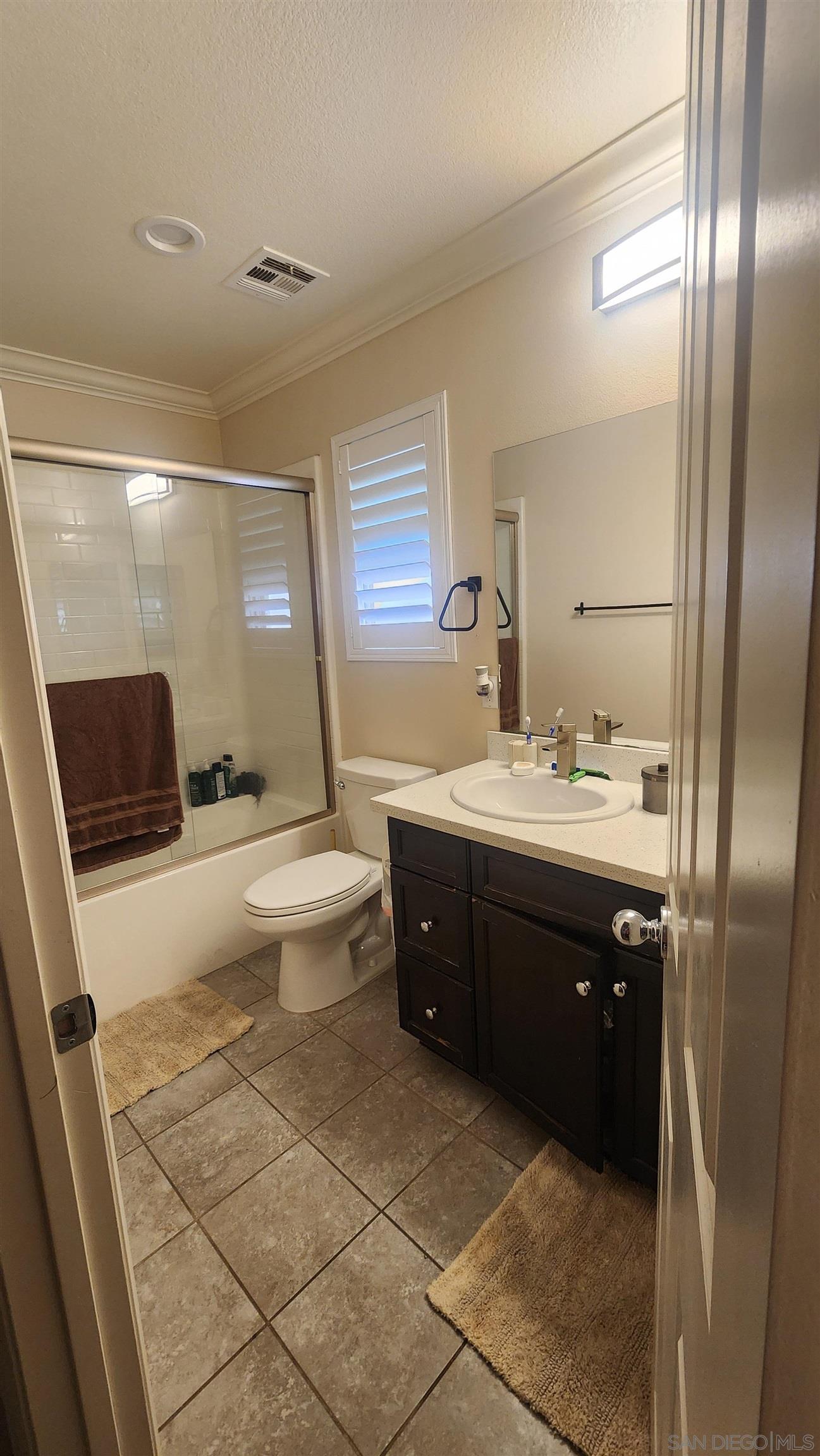 Detail Gallery Image 7 of 11 For 3326  Crowfoot, San Bernardino,  CA 92407 - 5 Beds | 2/1 Baths