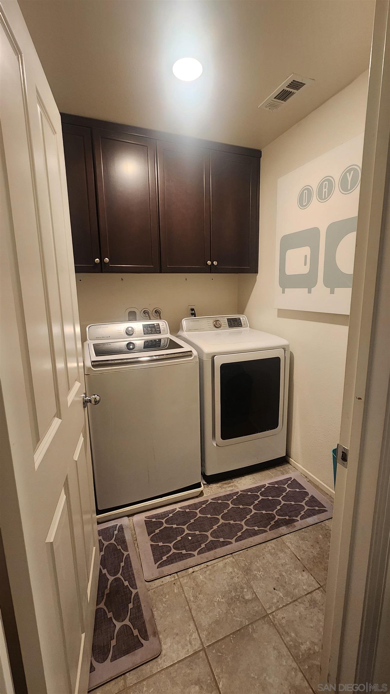 Detail Gallery Image 10 of 20 For 3326  Crowfoot, San Bernardino,  CA 92407 - 5 Beds | 2/1 Baths