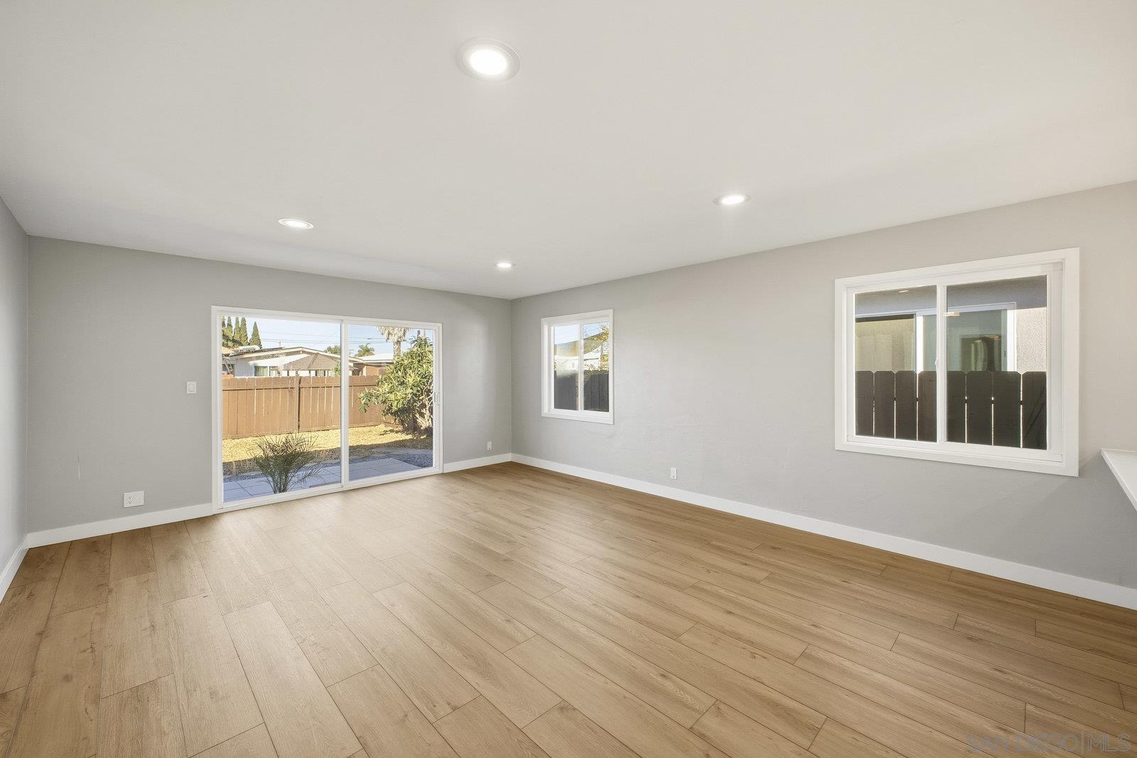 Detail Gallery Image 2 of 27 For 2990  Greyling Dr, San Diego,  CA 92123 - 4 Beds | 2 Baths