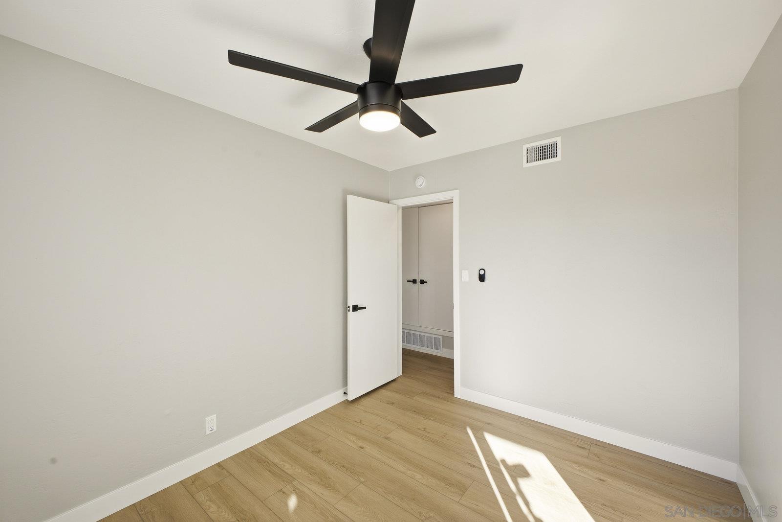 Detail Gallery Image 14 of 27 For 2990  Greyling Dr, San Diego,  CA 92123 - 4 Beds | 2 Baths