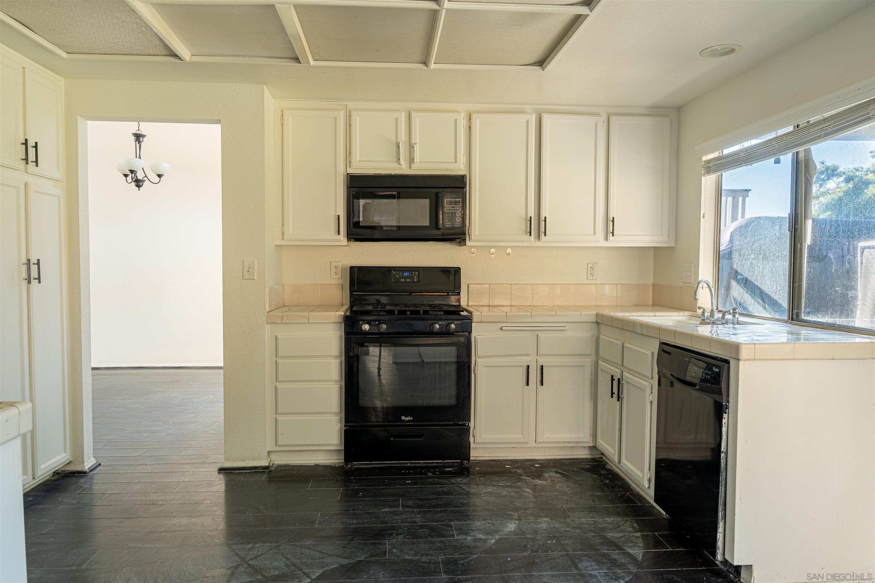 Detail Gallery Image 15 of 38 For 24583  Jacarta Dr, Murrieta,  CA 92562 - 3 Beds | 2/1 Baths