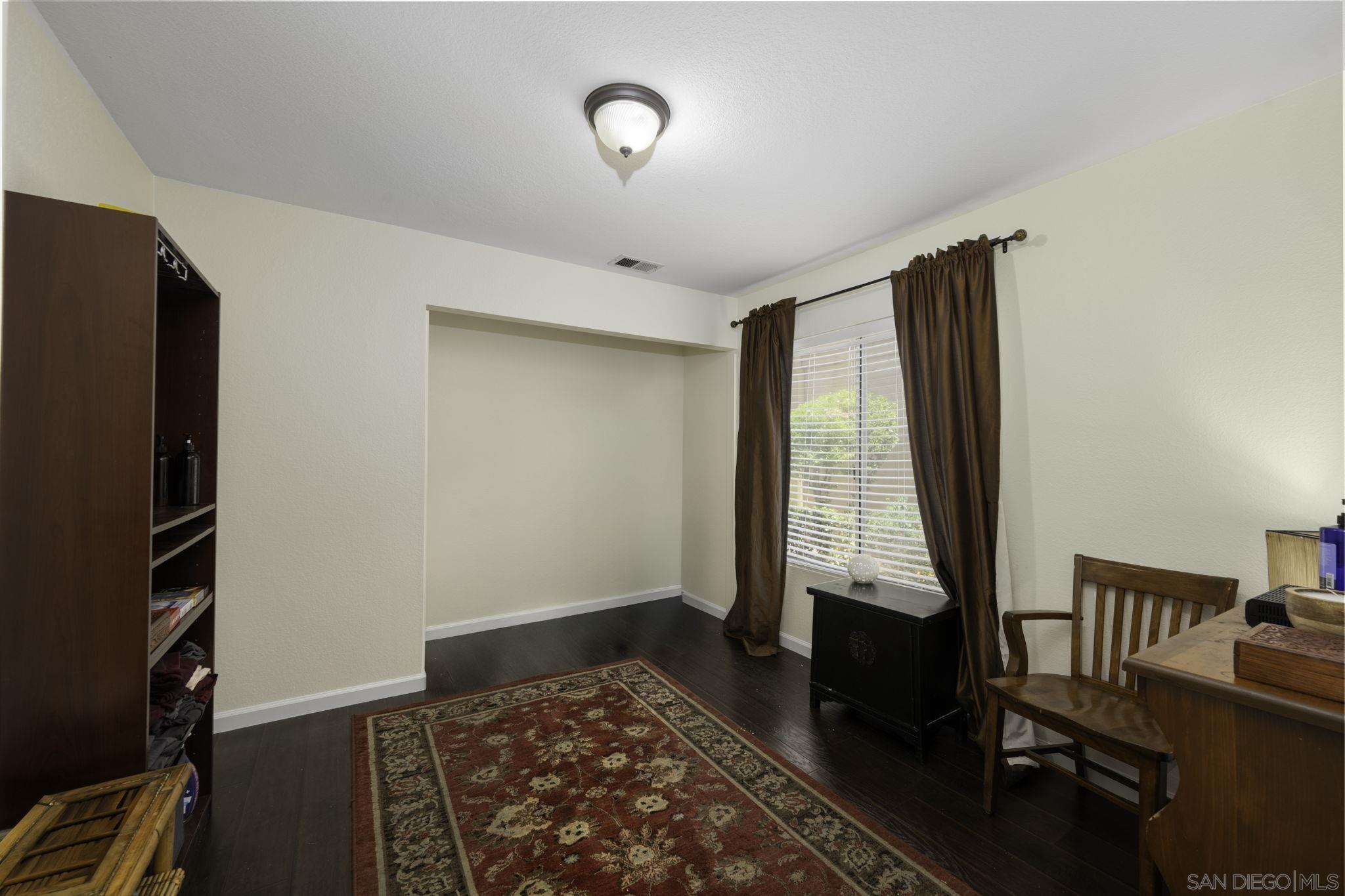 Detail Gallery Image 13 of 23 For 1709  Doral Gln, Escondido,  CA 92026 - 3 Beds | 2 Baths