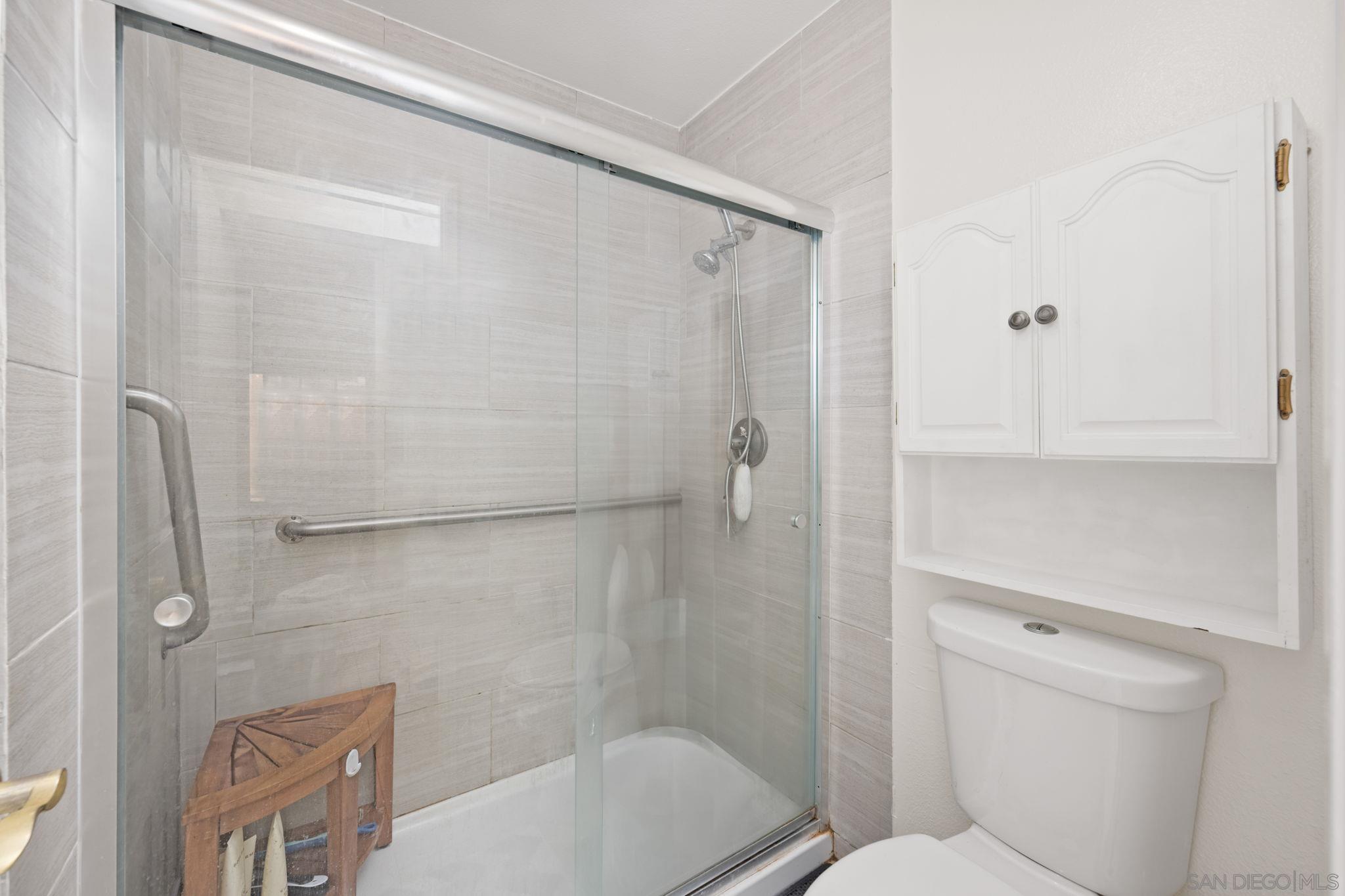 Detail Gallery Image 19 of 23 For 1709  Doral Gln, Escondido,  CA 92026 - 3 Beds | 2 Baths