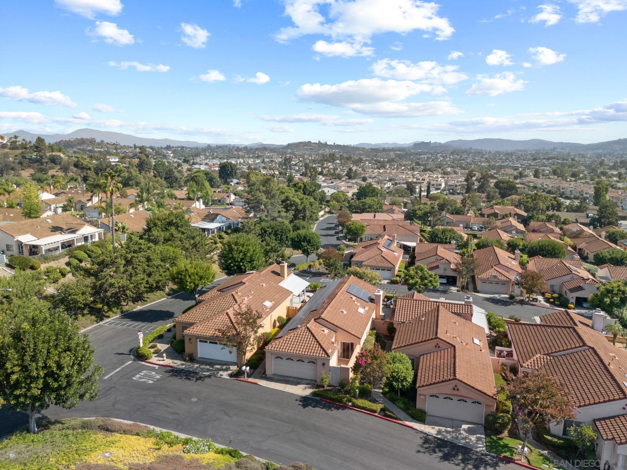 Detail Gallery Image 3 of 23 For 1709  Doral Gln, Escondido,  CA 92026 - 3 Beds | 2 Baths