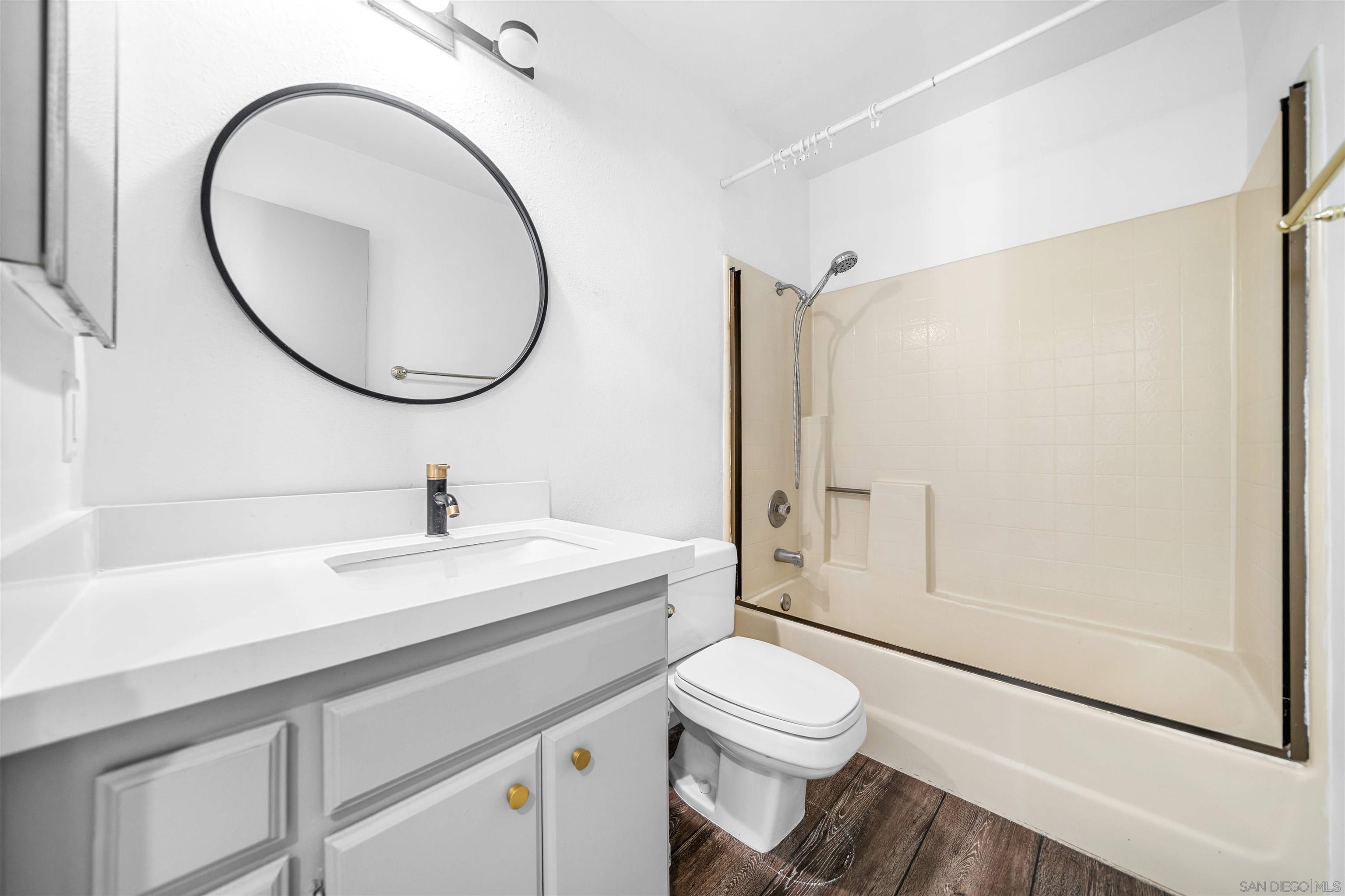 Detail Gallery Image 18 of 40 For 9302  Twin Trails Dr  #204,  San Diego,  CA 92129 - 3 Beds | 2 Baths