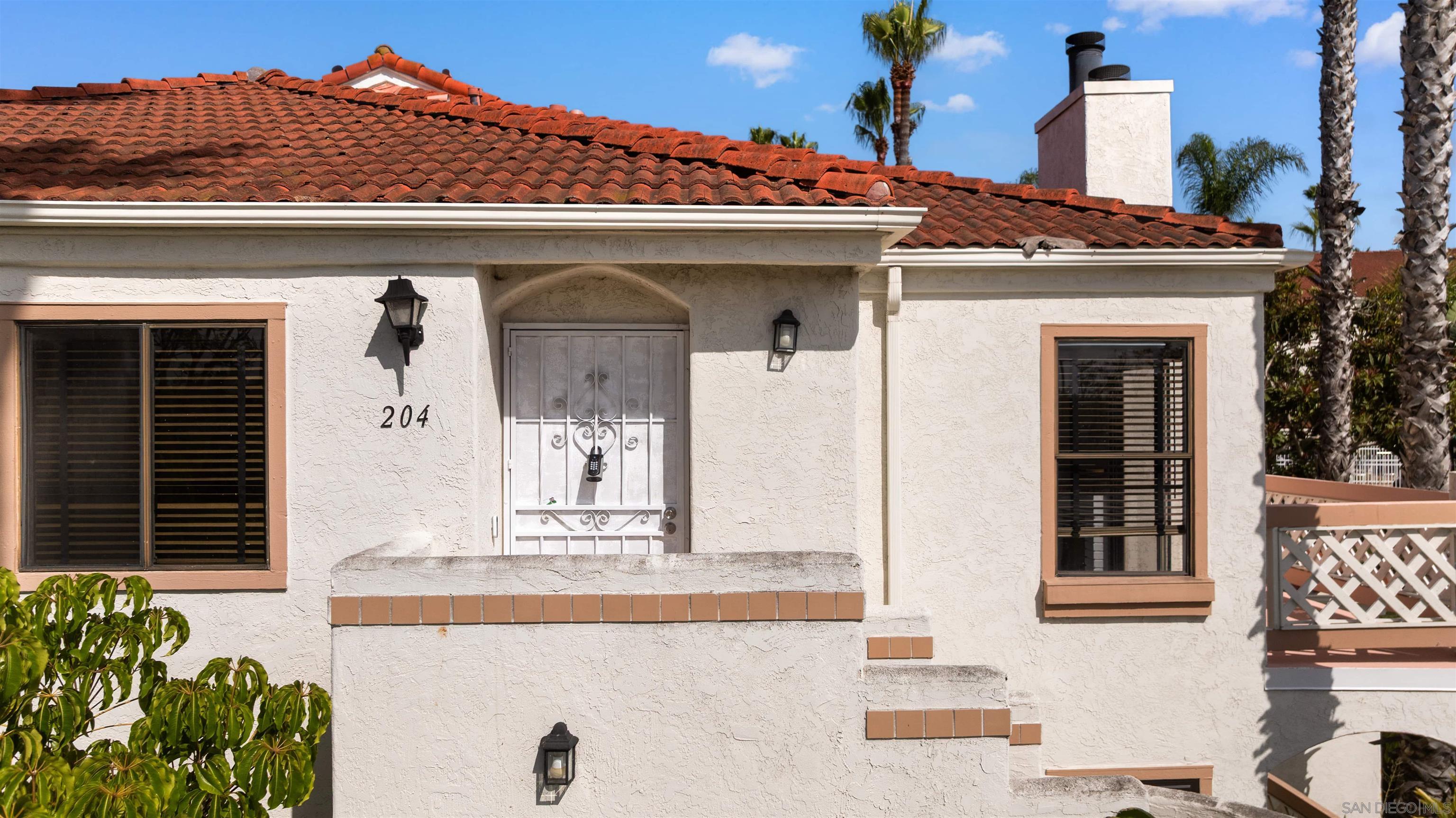 Detail Gallery Image 3 of 40 For 9302  Twin Trails Dr  #204,  San Diego,  CA 92129 - 3 Beds | 2 Baths
