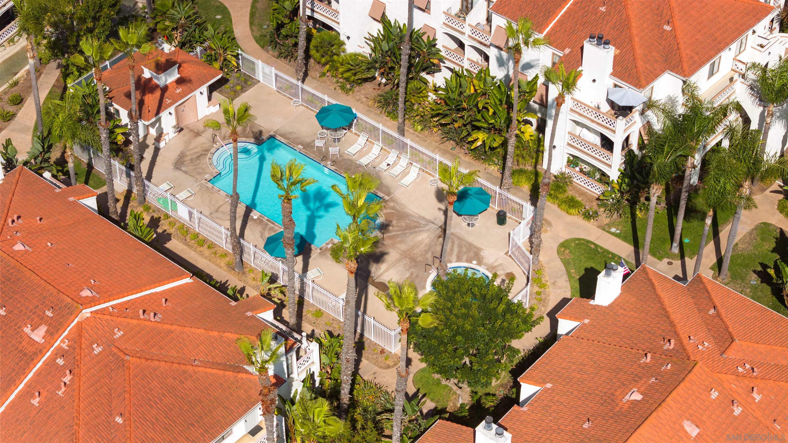 Detail Gallery Image 32 of 40 For 9302  Twin Trails Dr  #204,  San Diego,  CA 92129 - 3 Beds | 2 Baths