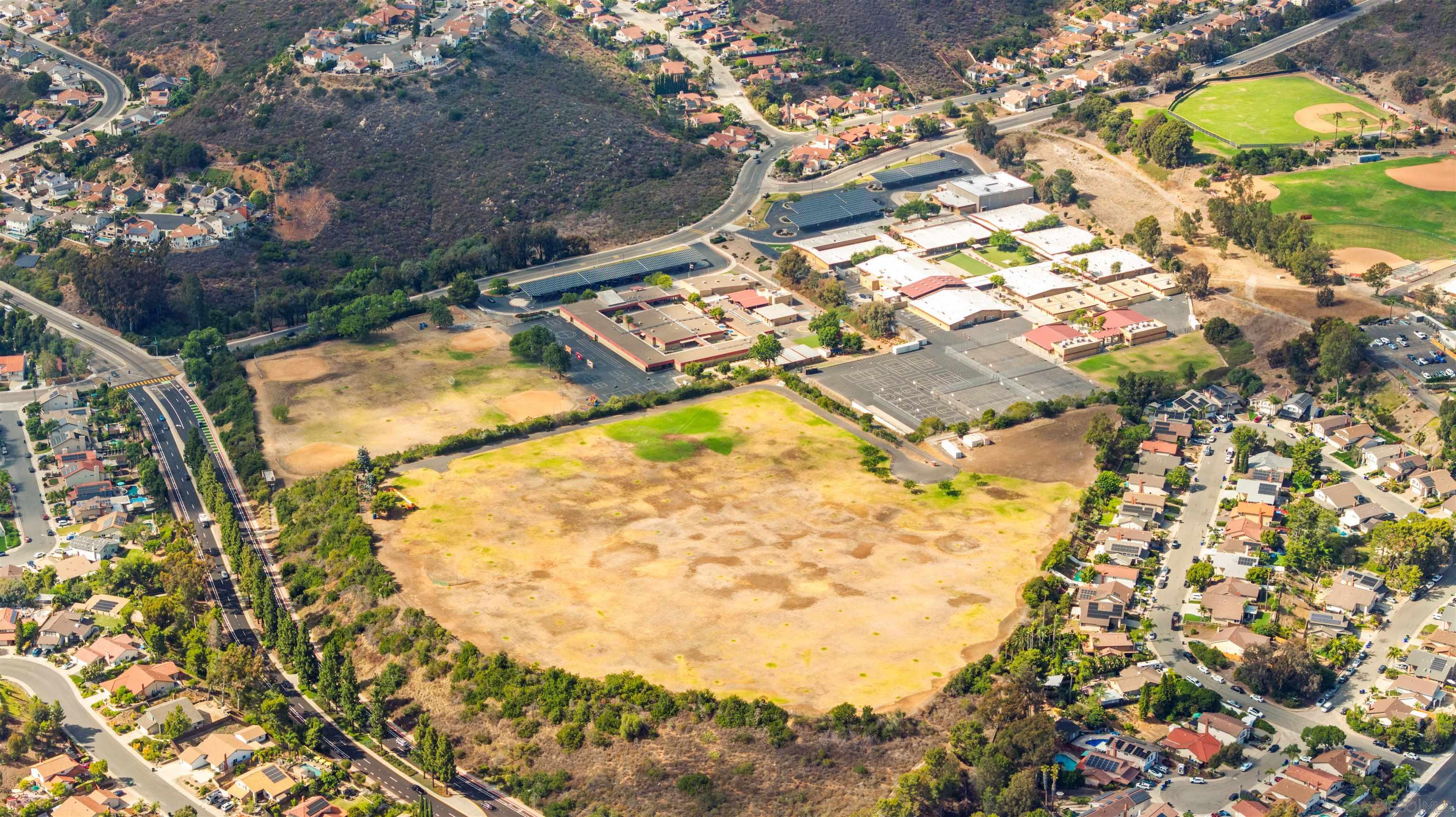Detail Gallery Image 38 of 40 For 9302  Twin Trails Dr  #204,  San Diego,  CA 92129 - 3 Beds | 2 Baths