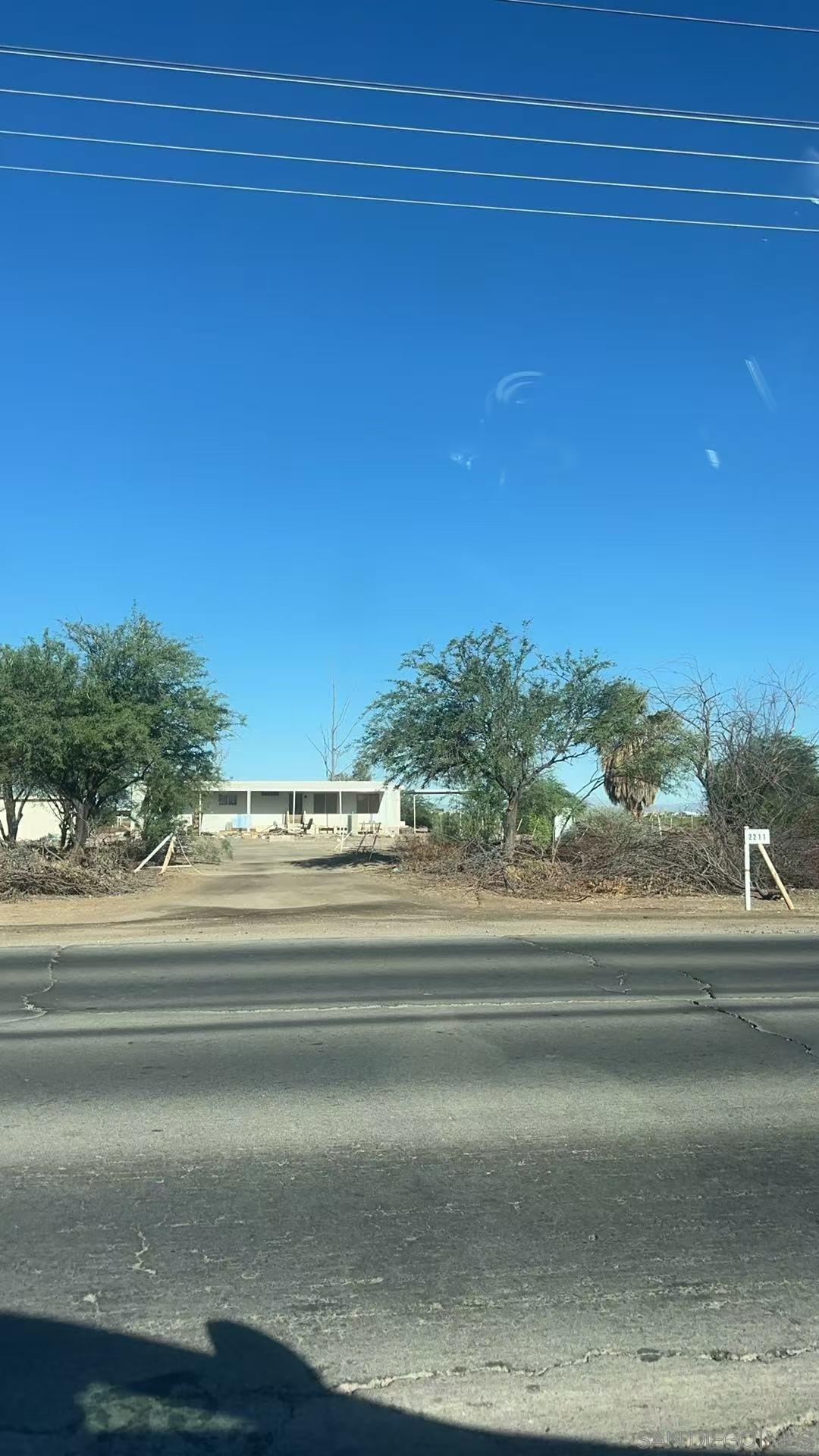 Detail Gallery Image 2 of 2 For 2549  Dogwood Rd, Imperial,  CA 92251 - 5 Beds | 4 Baths