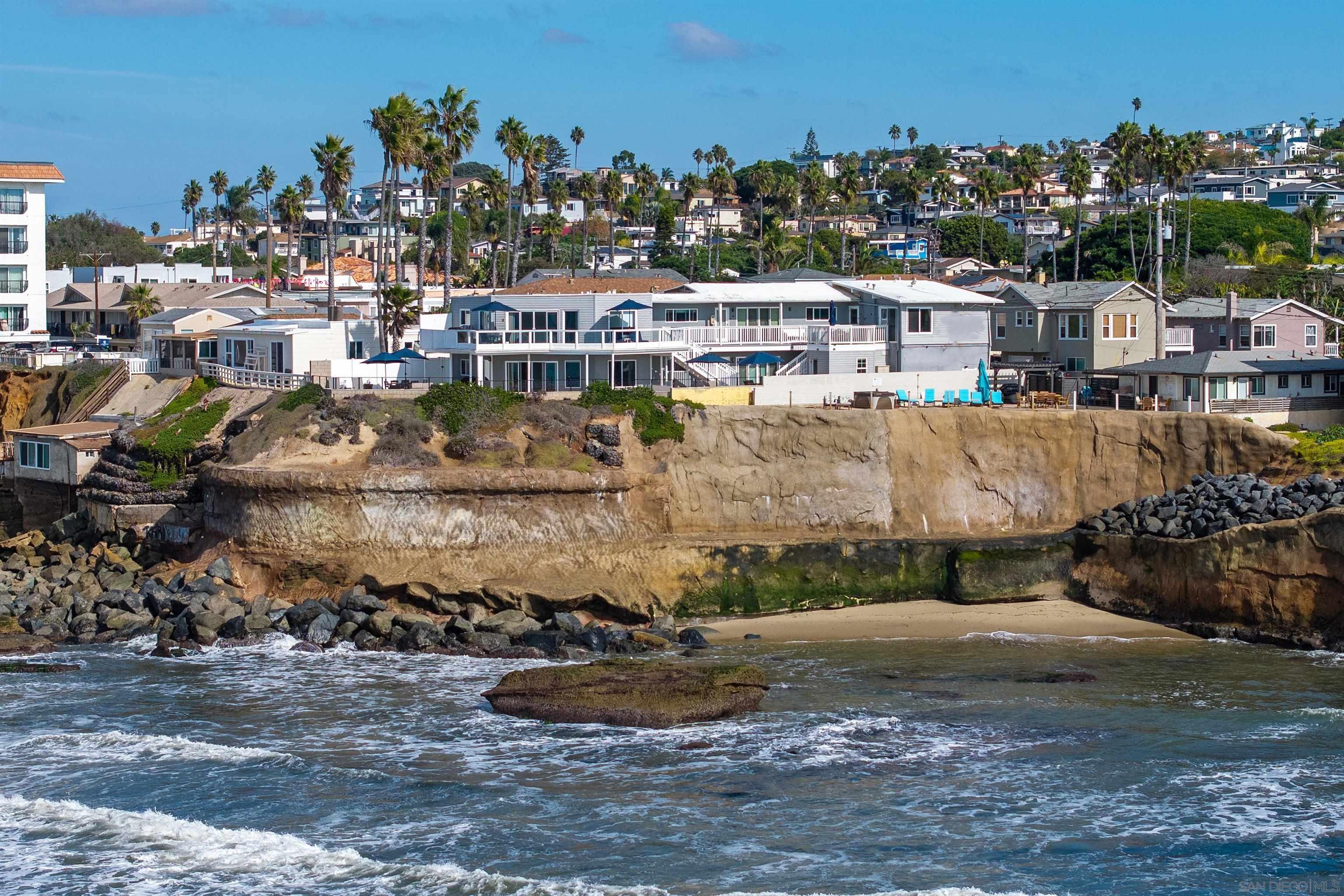 Detail Gallery Image 4 of 48 For 1476-80  Pescadero Drive, San Diego,  CA 92107 - – Beds | – Baths