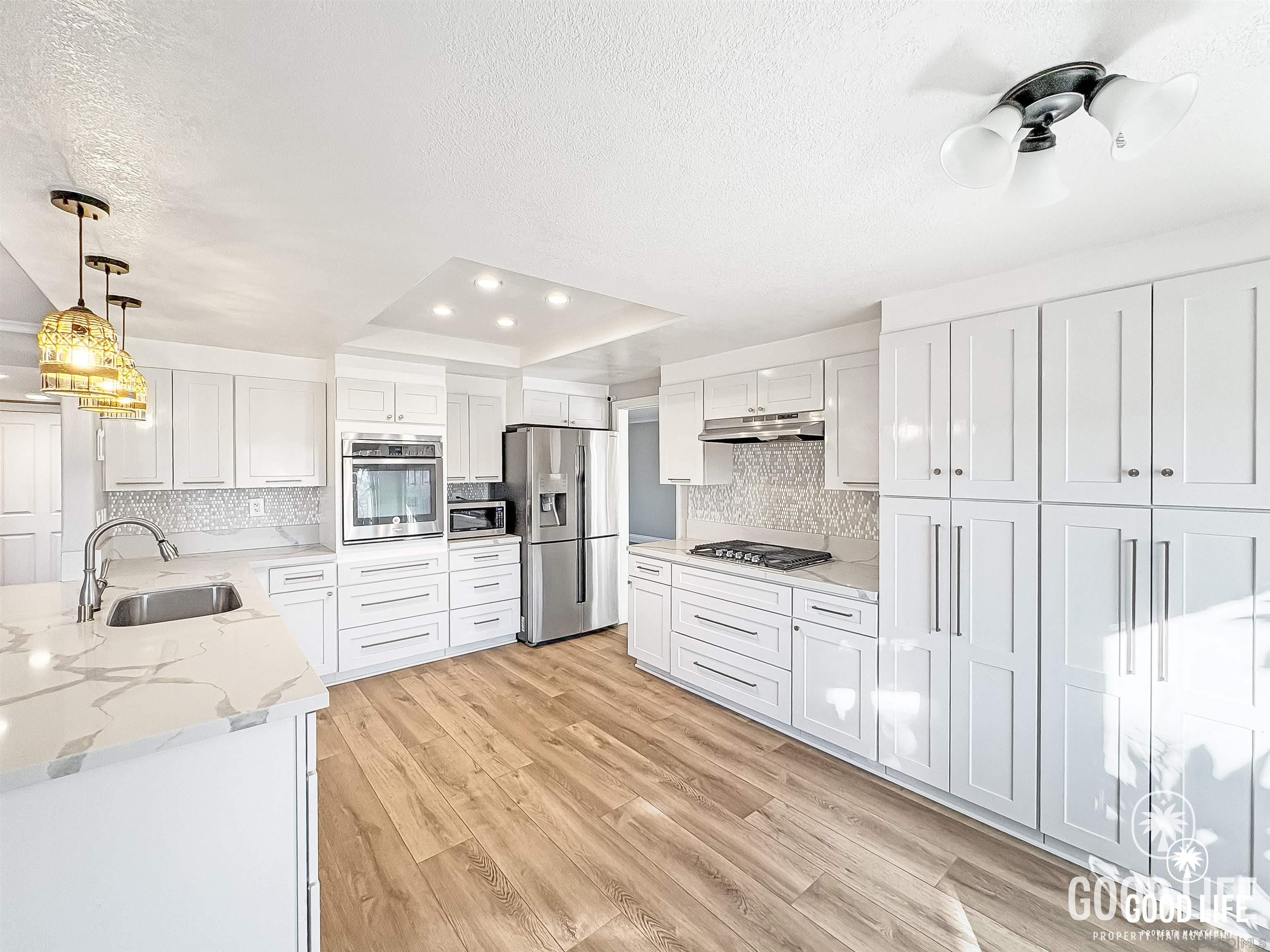 Detail Gallery Image 2 of 30 For 391  via Almansa, Encinitas,  CA 92024 - 4 Beds | 3 Baths