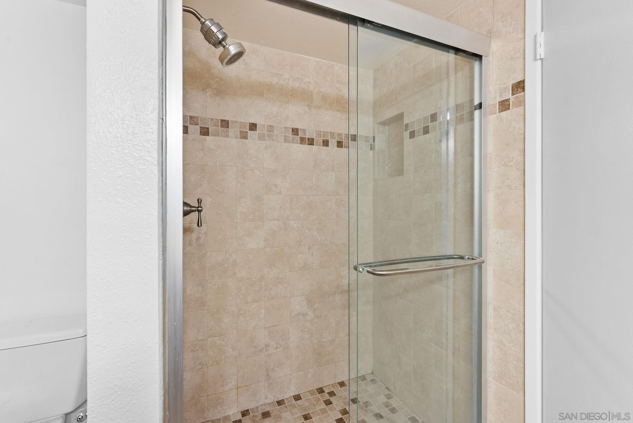 Detail Gallery Image 19 of 32 For 3941  Camino Lindo, San Diego,  CA 92122 - 3 Beds | 2/1 Baths